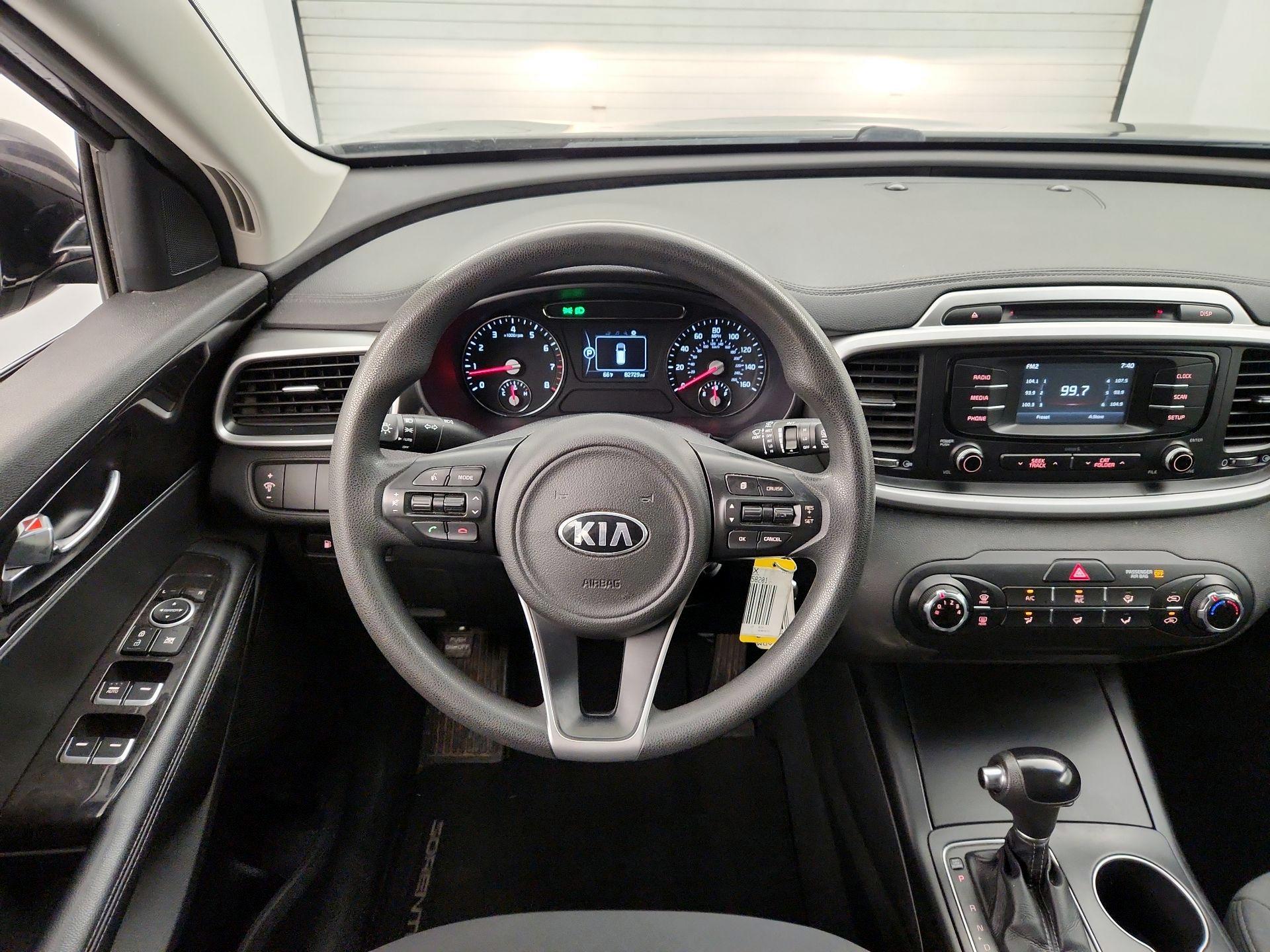 Thumbnail: 2017 Kia Sorento - 10
