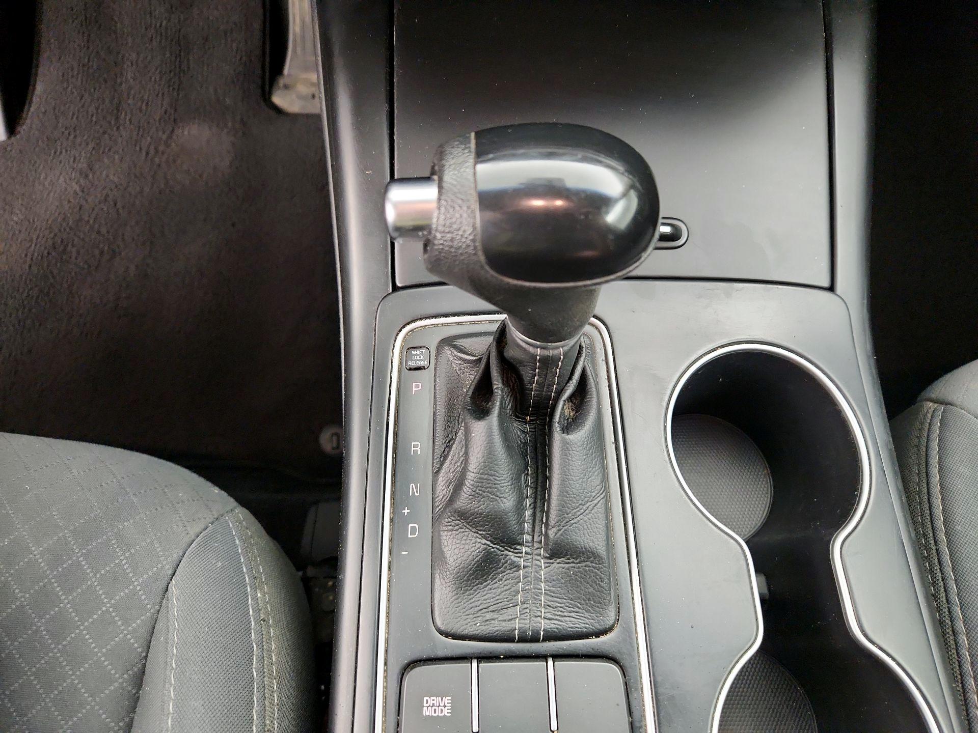 Thumbnail: 2017 Kia Sorento - 17