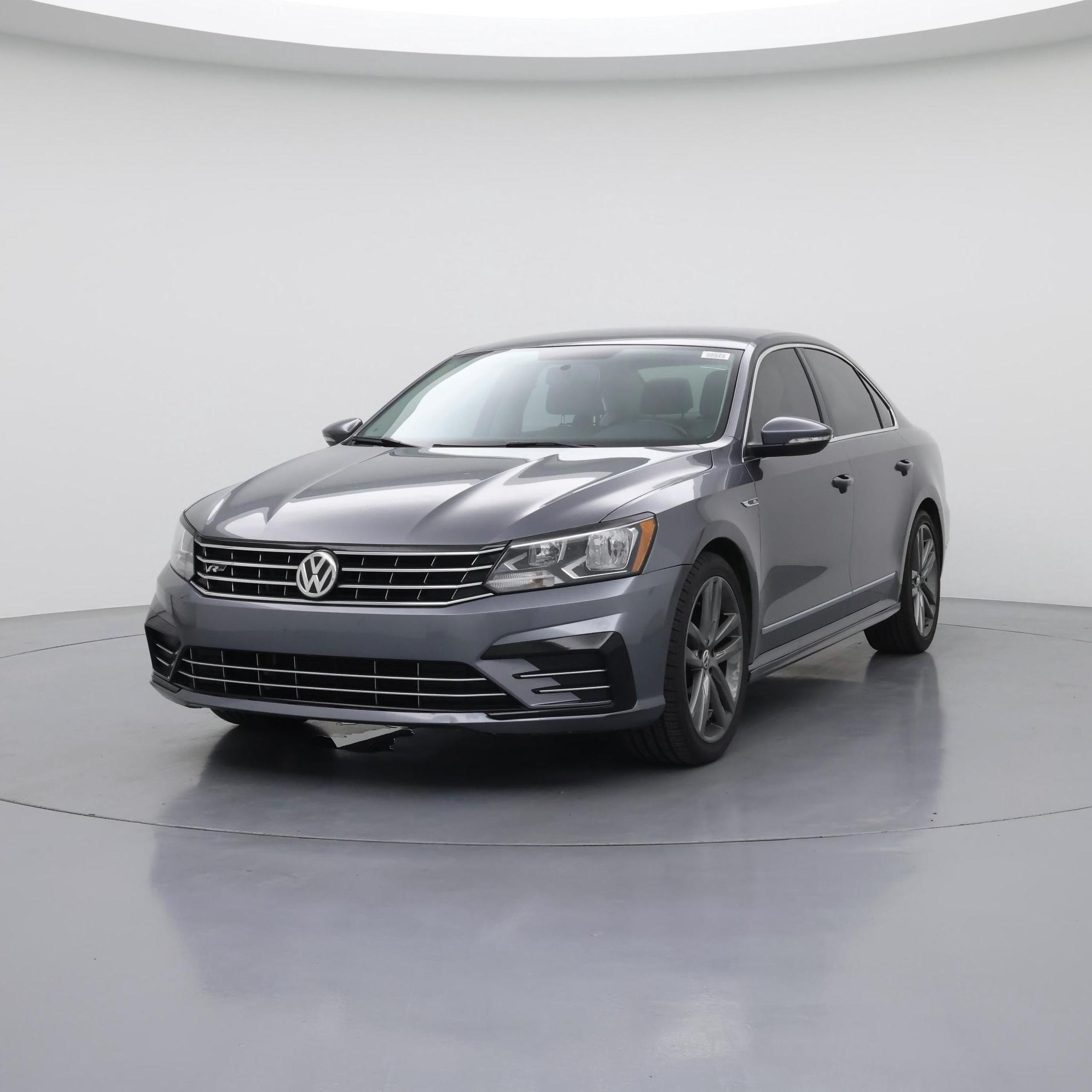 Thumbnail: 2017 Volkswagen Passat - 4