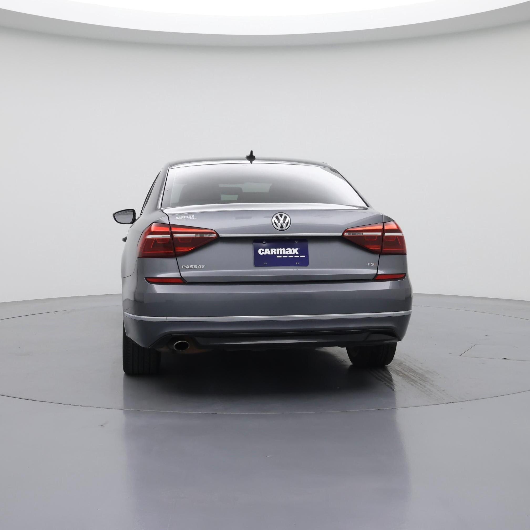Thumbnail: 2017 Volkswagen Passat - 6