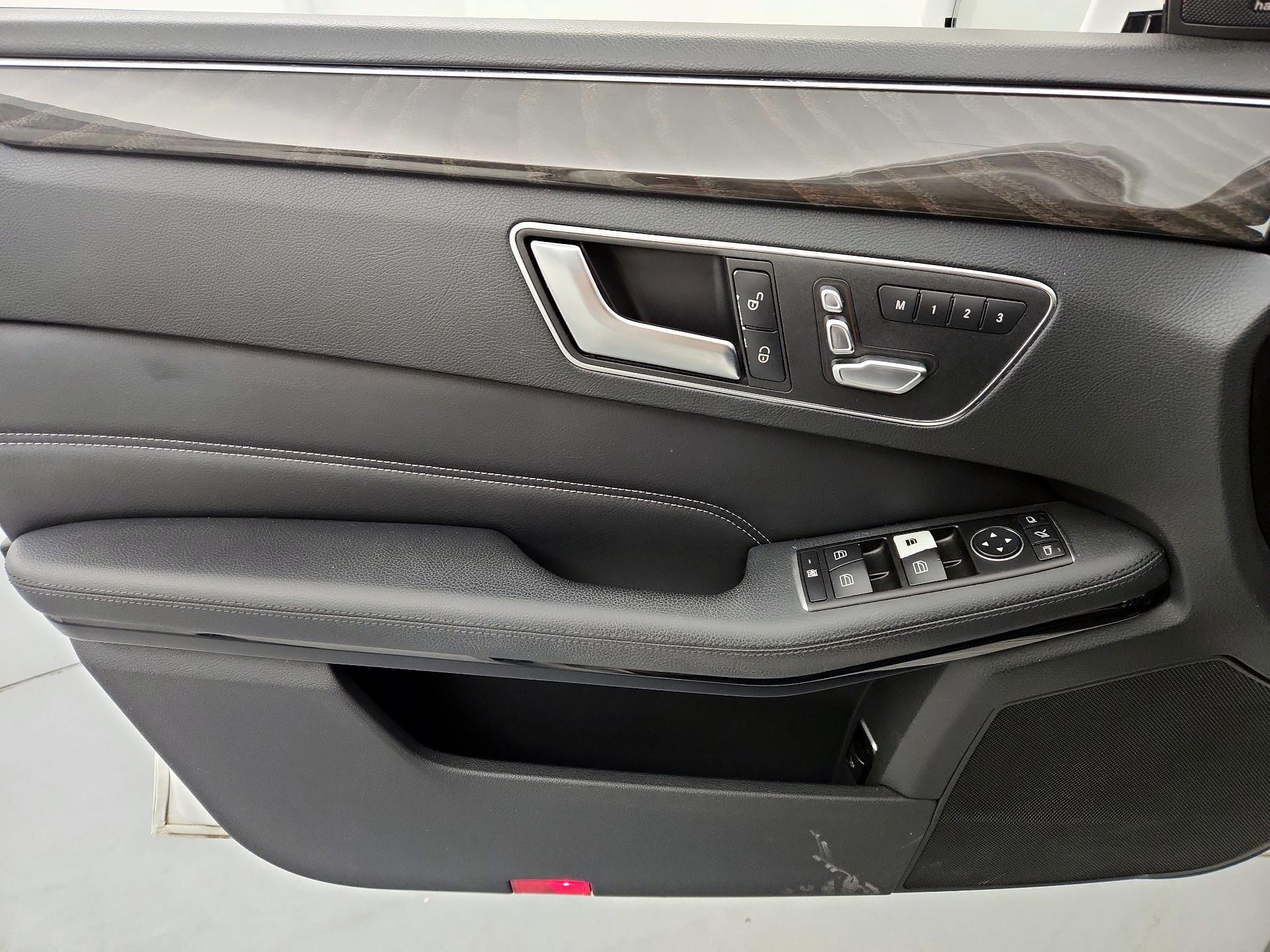 Thumbnail: 2016 Mercedes-Benz E-Class - 12