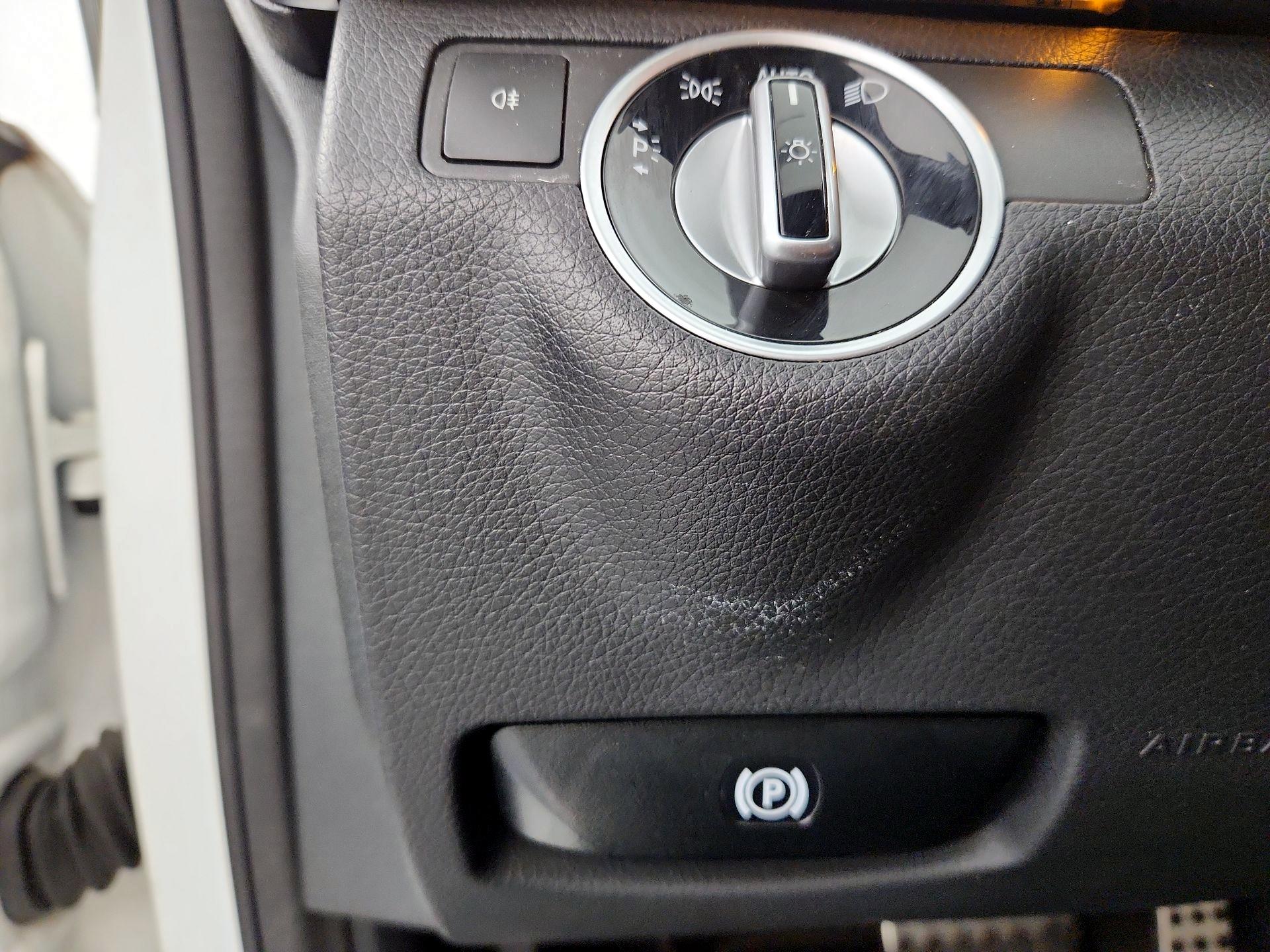 Thumbnail: 2016 Mercedes-Benz E-Class - 13