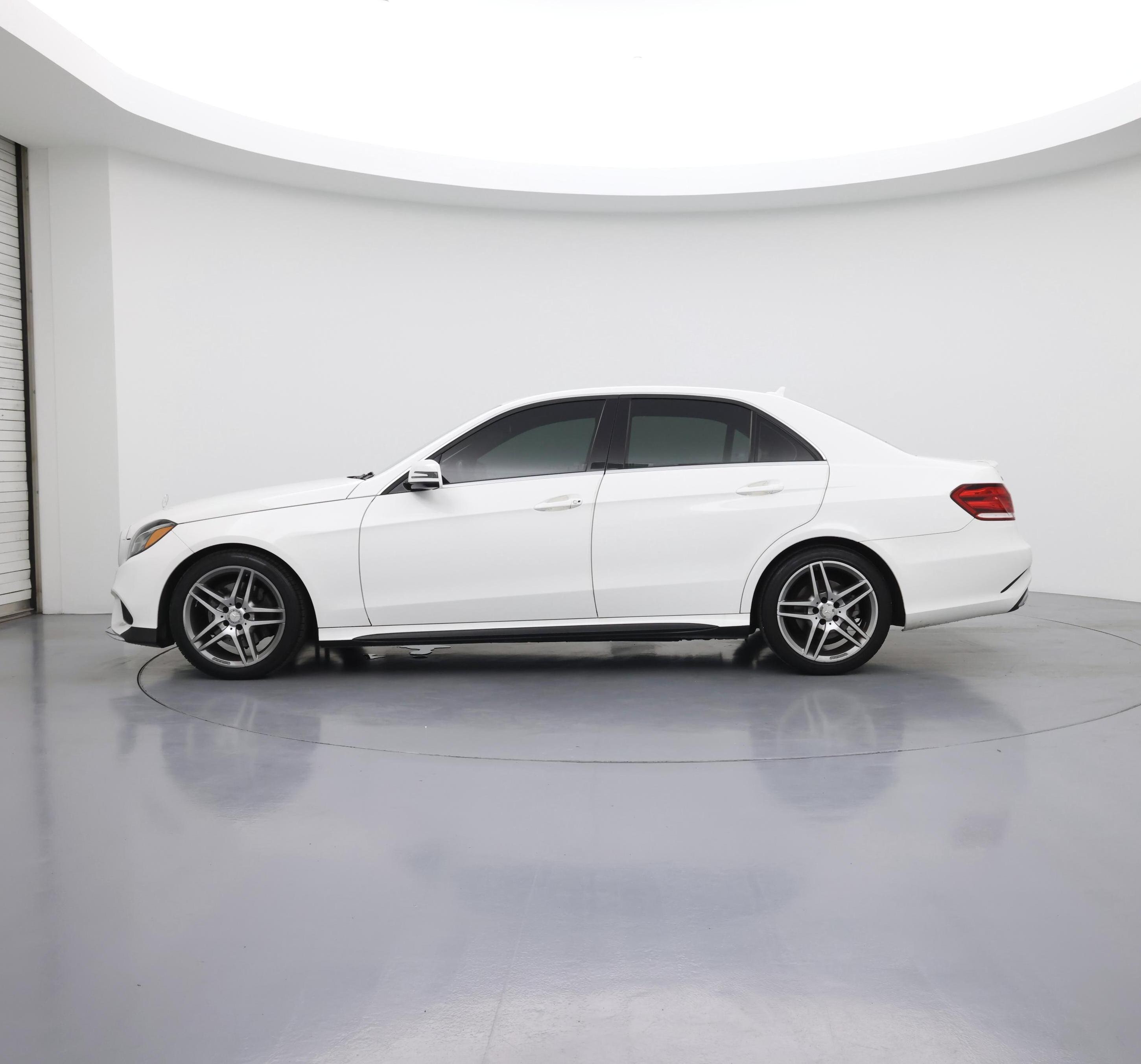 Thumbnail: 2016 Mercedes-Benz E-Class - 3