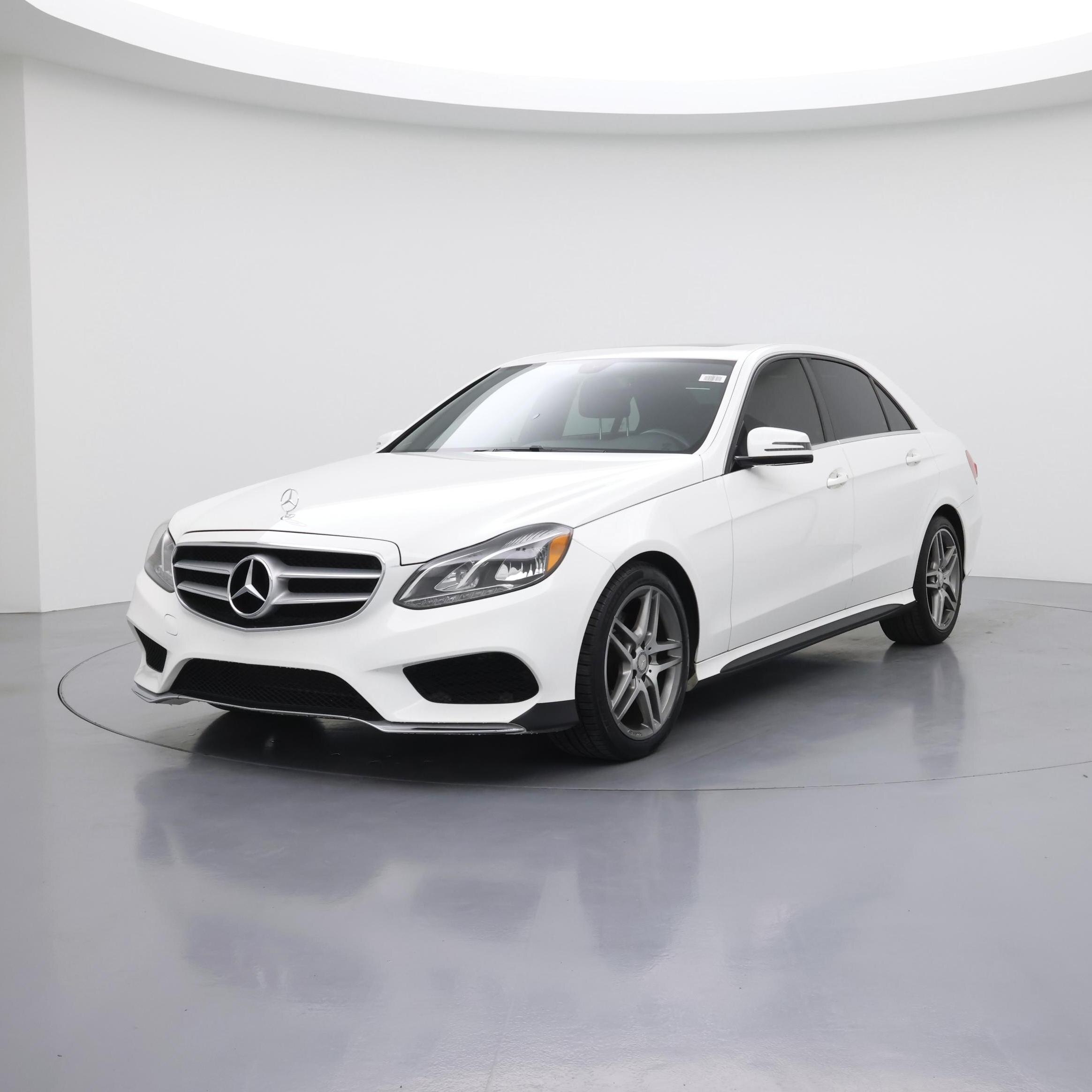 Thumbnail: 2016 Mercedes-Benz E-Class - 4