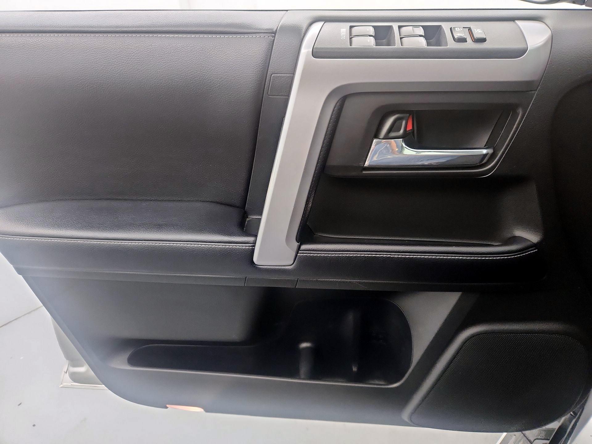 Thumbnail: 2017 Toyota 4Runner - 12