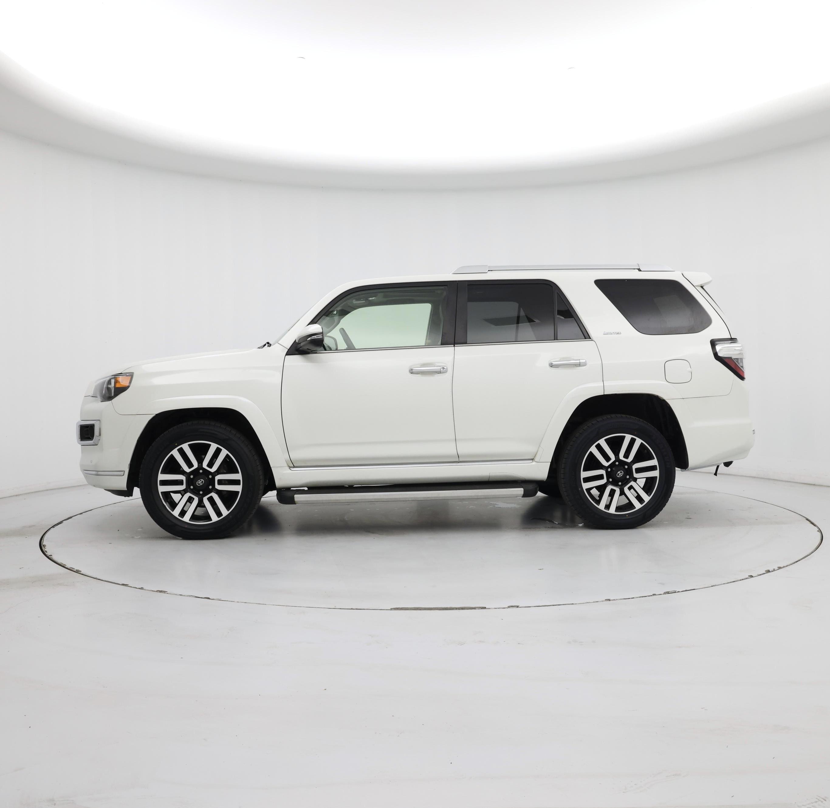 Thumbnail: 2019 Toyota 4Runner - 3