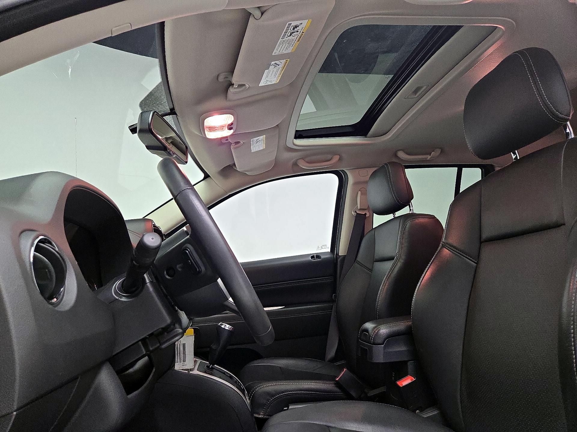 Thumbnail: 2017 Jeep Compass - 18