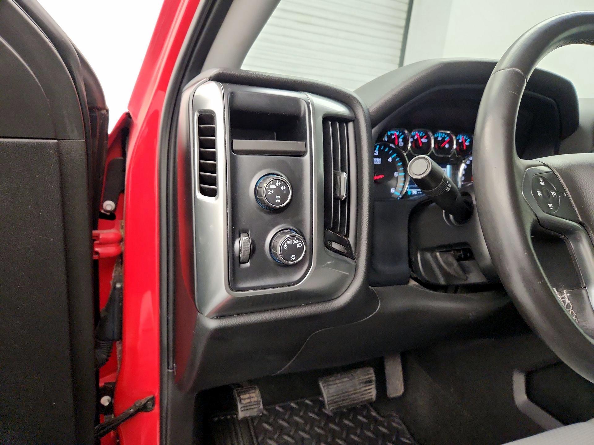 Thumbnail: 2015 Chevrolet Silverado 1500 - 13