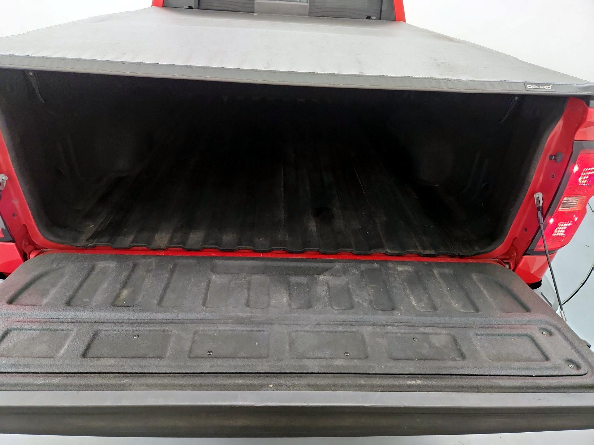Thumbnail: 2015 Chevrolet Silverado 1500 - 20
