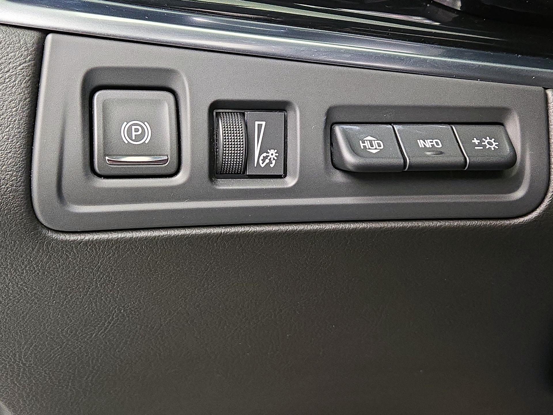 Thumbnail: 2024 Cadillac XT6 - 13