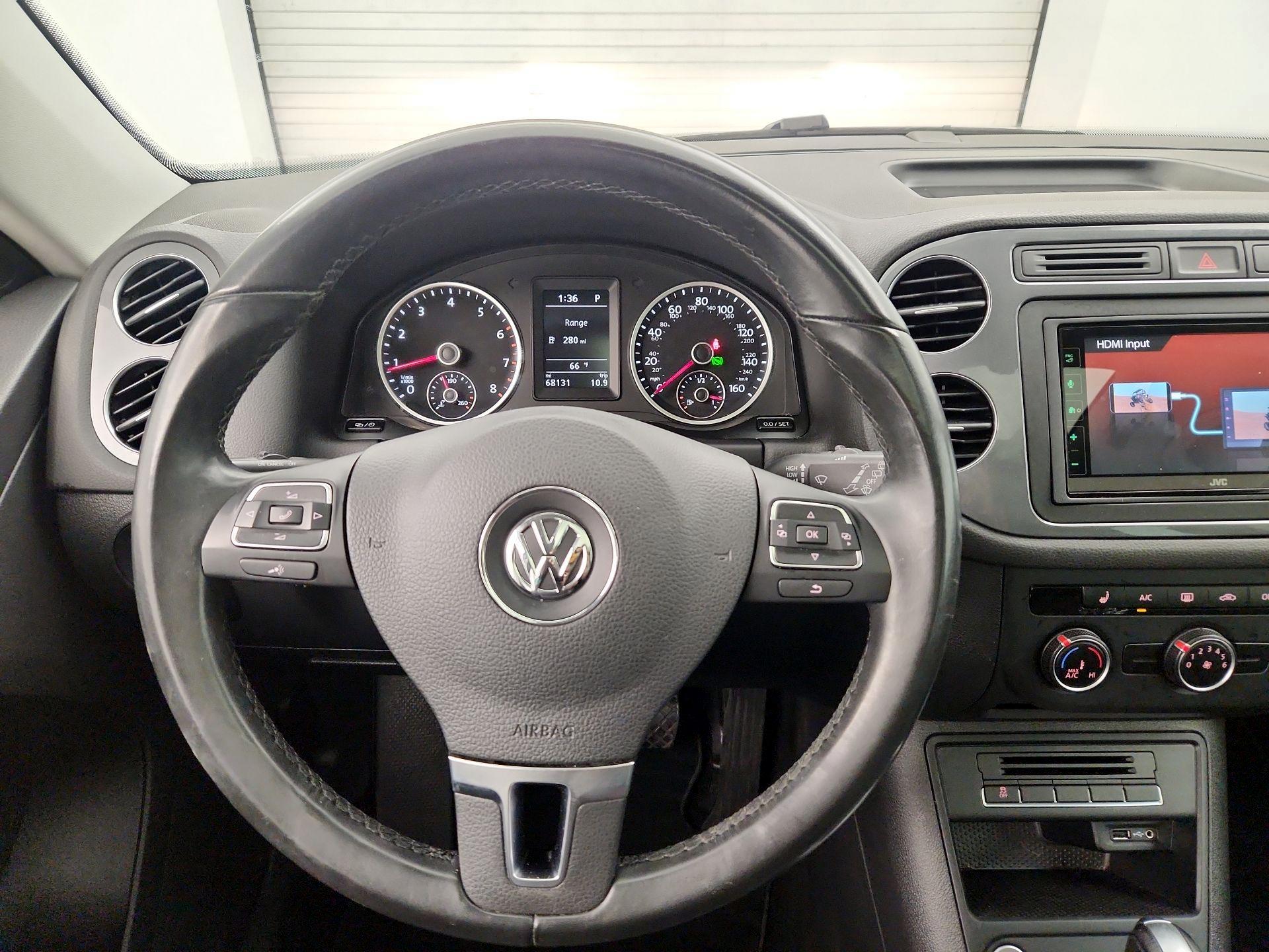 Thumbnail: 2017 Volkswagen Tiguan - 10