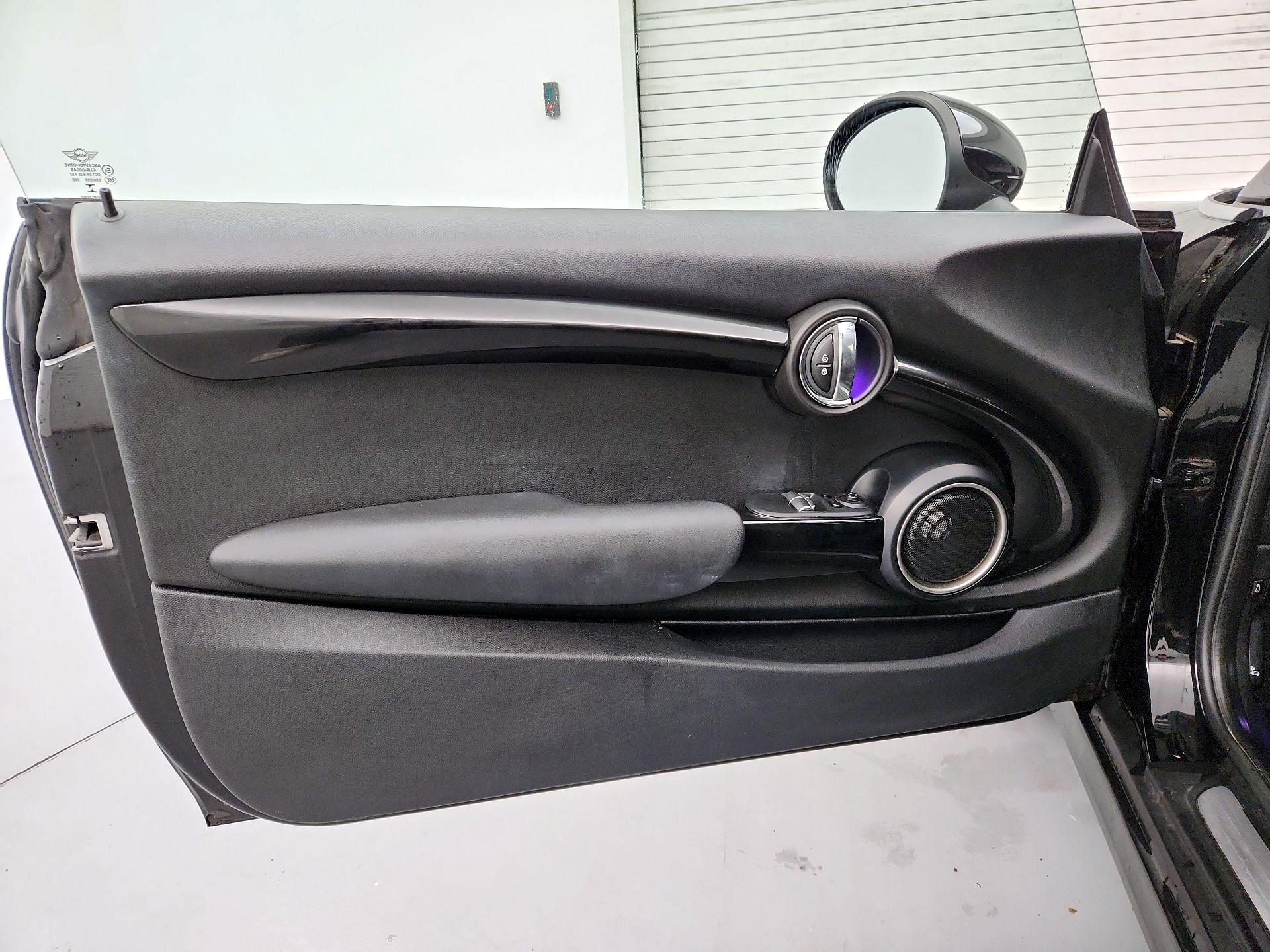 Thumbnail: 2015 MINI Cooper Hardtop - 12