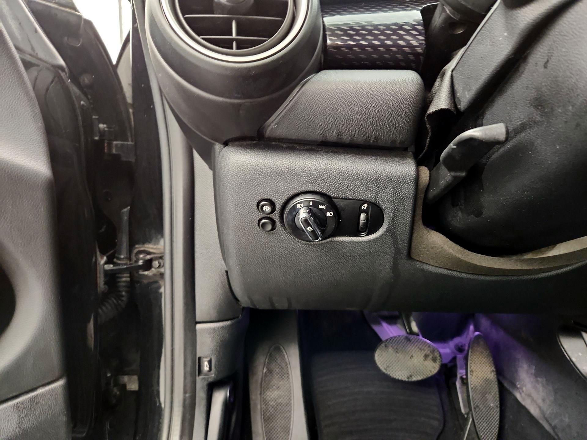 Thumbnail: 2015 MINI Cooper Hardtop - 13