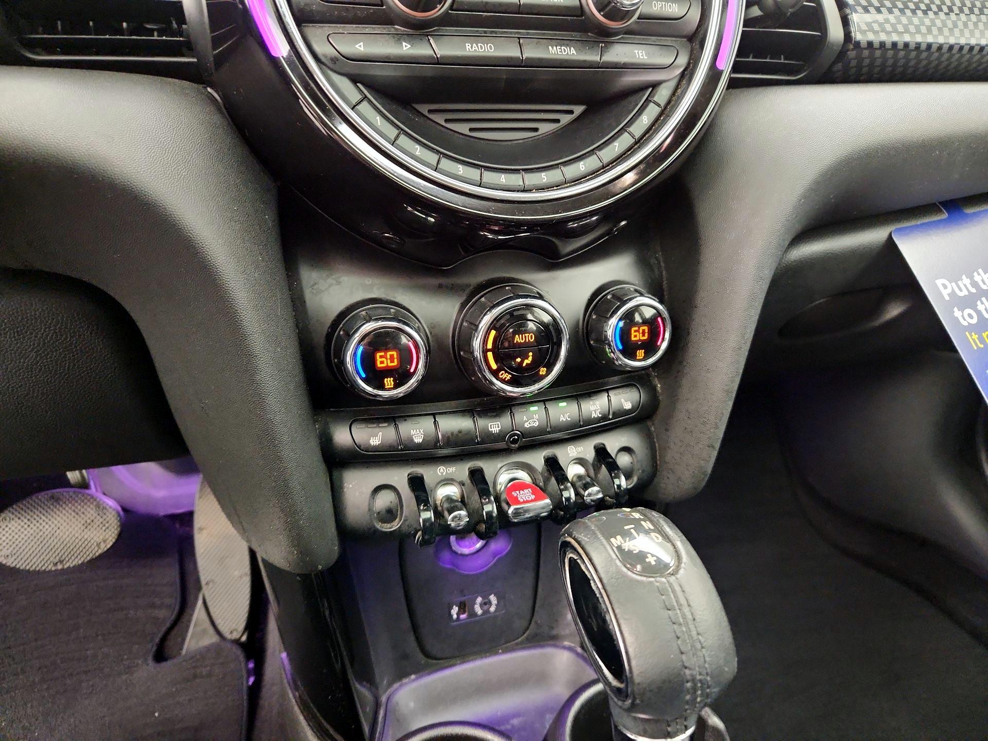 Thumbnail: 2015 MINI Cooper Hardtop - 15
