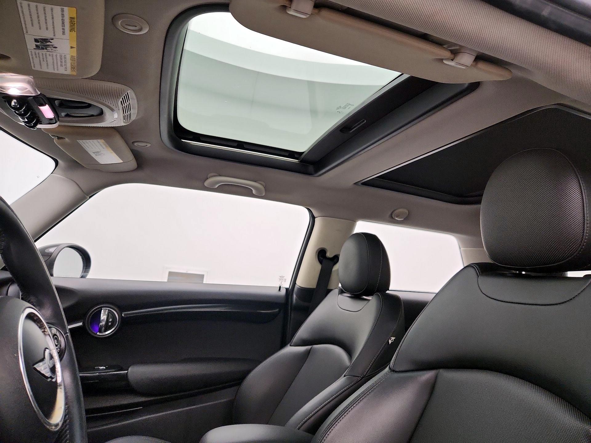Thumbnail: 2015 MINI Cooper Hardtop - 18