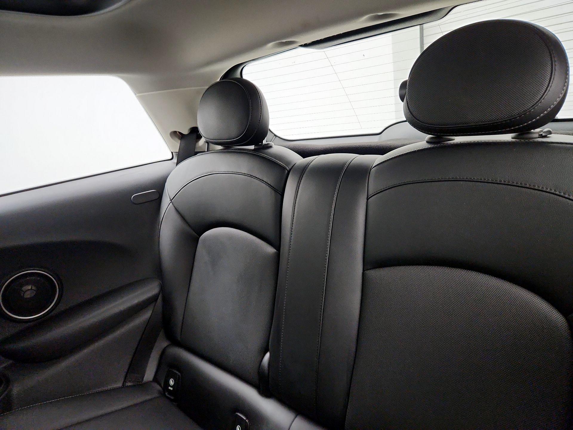 Thumbnail: 2015 MINI Cooper Hardtop - 19
