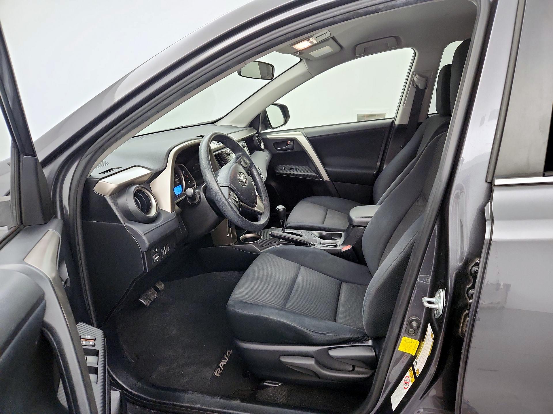 Thumbnail: 2015 Toyota RAV4 - 11