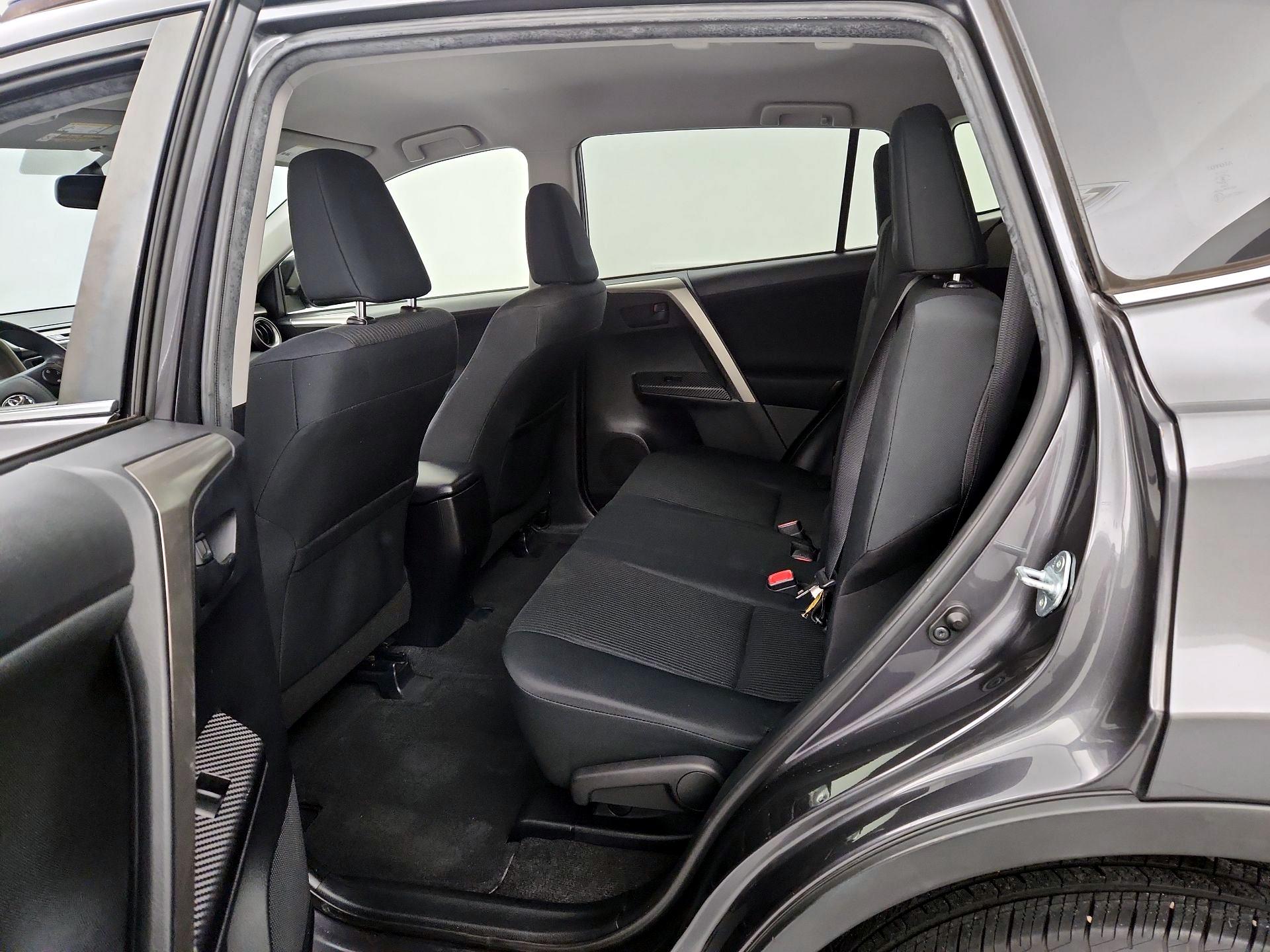 Thumbnail: 2015 Toyota RAV4 - 18