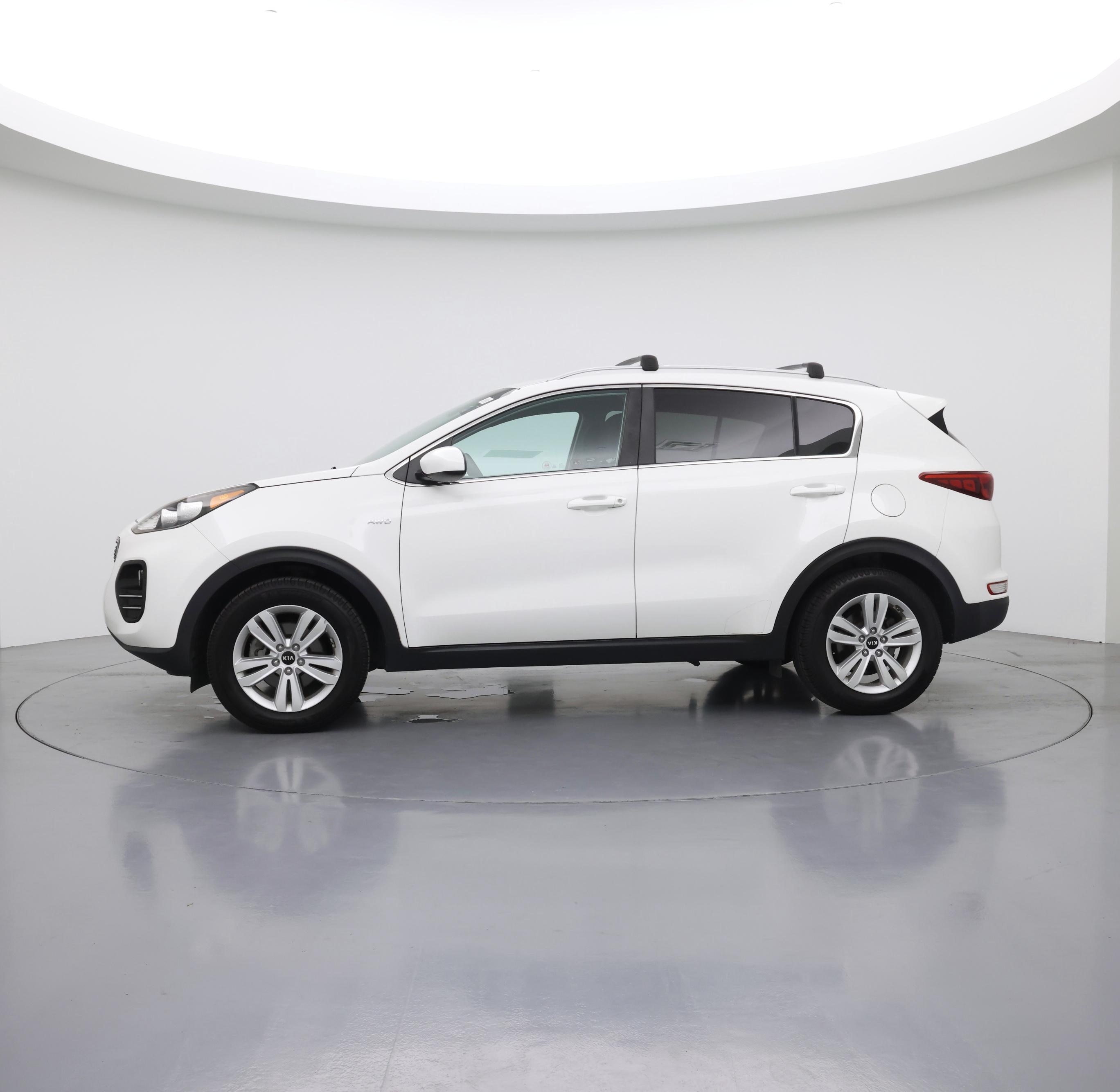 Thumbnail: 2019 Kia Sportage - 3