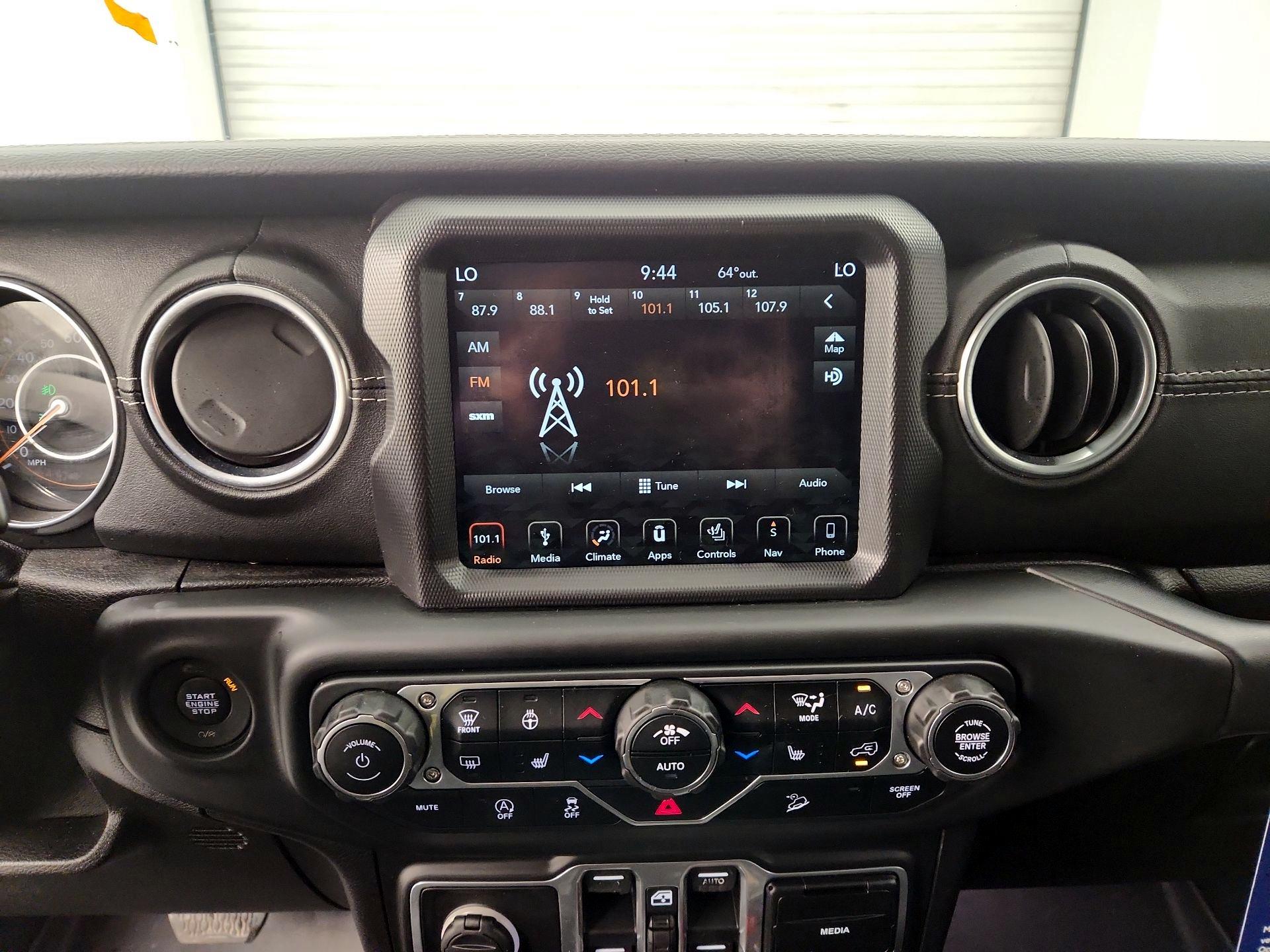 Thumbnail: 2018 Jeep Wrangler - 16