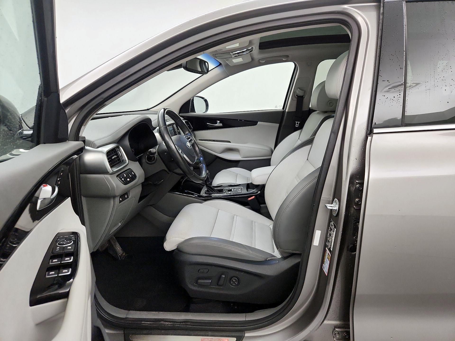 Thumbnail: 2019 Kia Sorento - 11