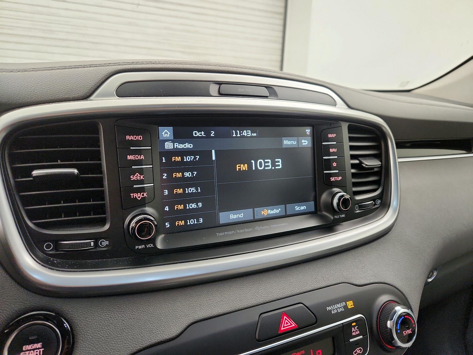 Thumbnail: 2019 Kia Sorento - 16