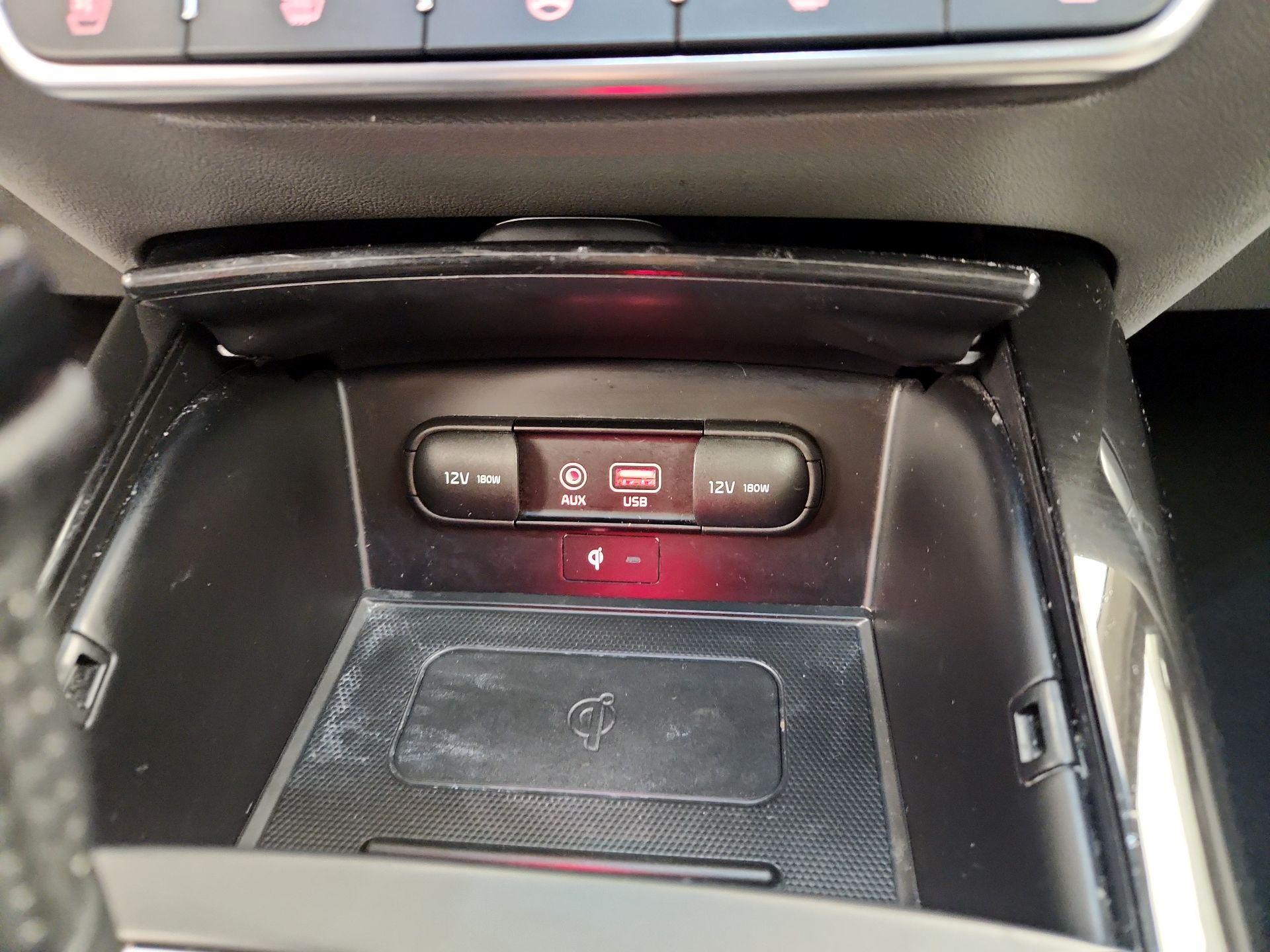 Thumbnail: 2019 Kia Sorento - 19