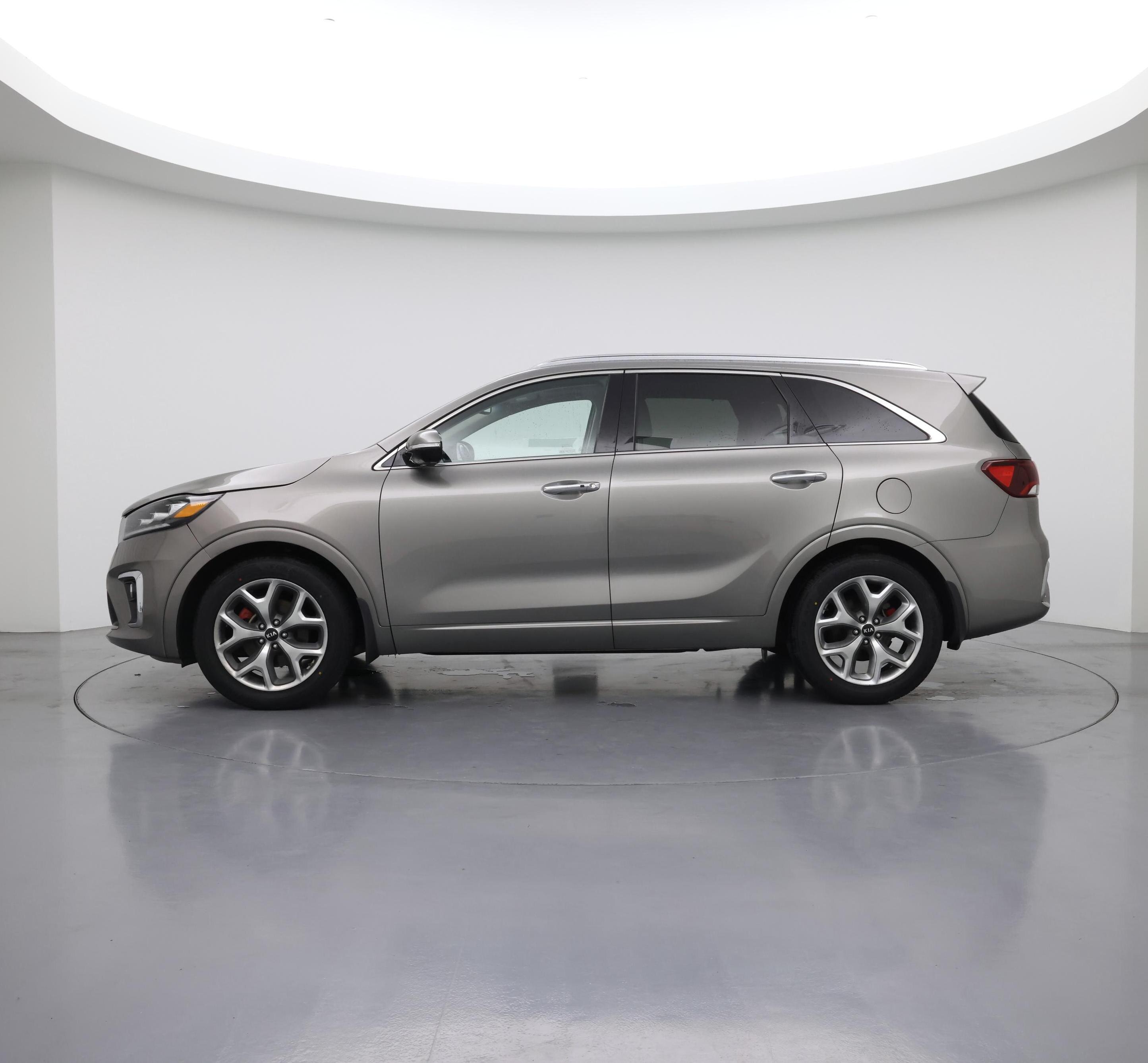 Thumbnail: 2019 Kia Sorento - 3