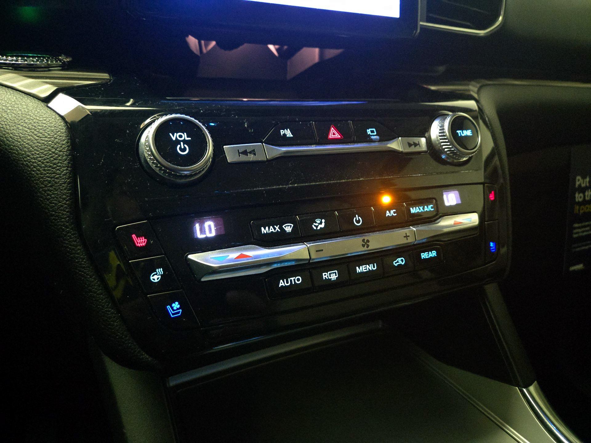 Thumbnail: 2021 Ford Explorer - 17