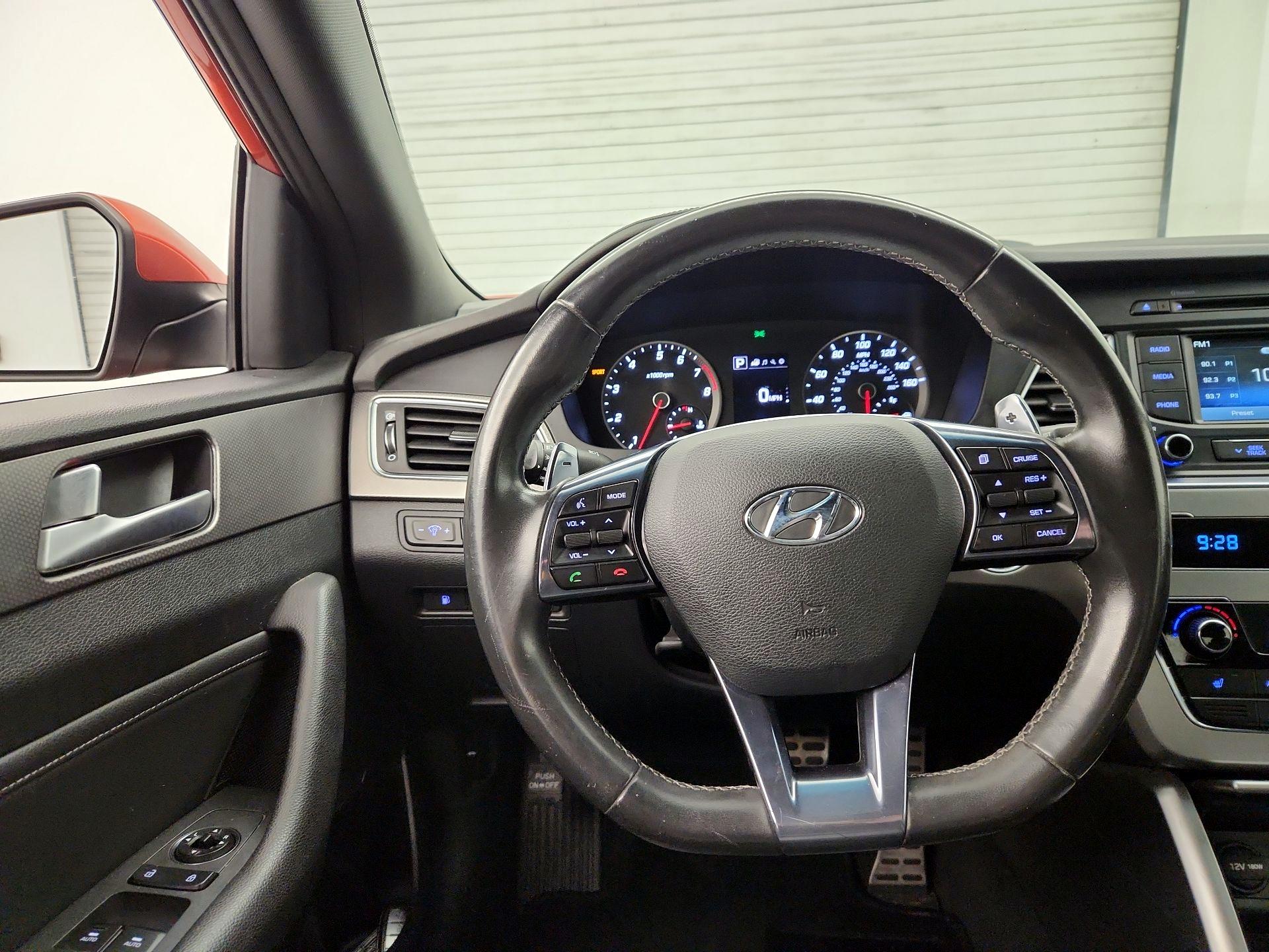 Thumbnail: 2015 Hyundai Sonata - 10