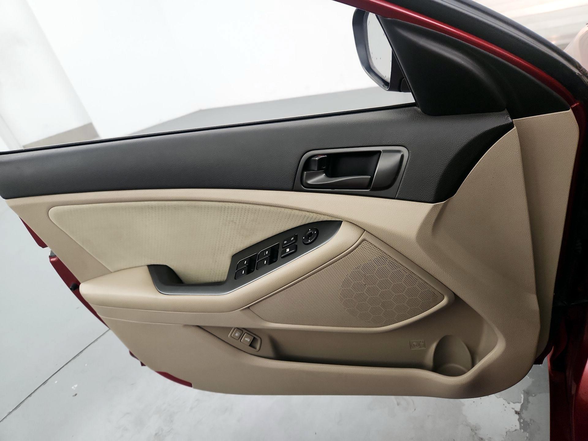Thumbnail: 2014 Kia Optima - 12