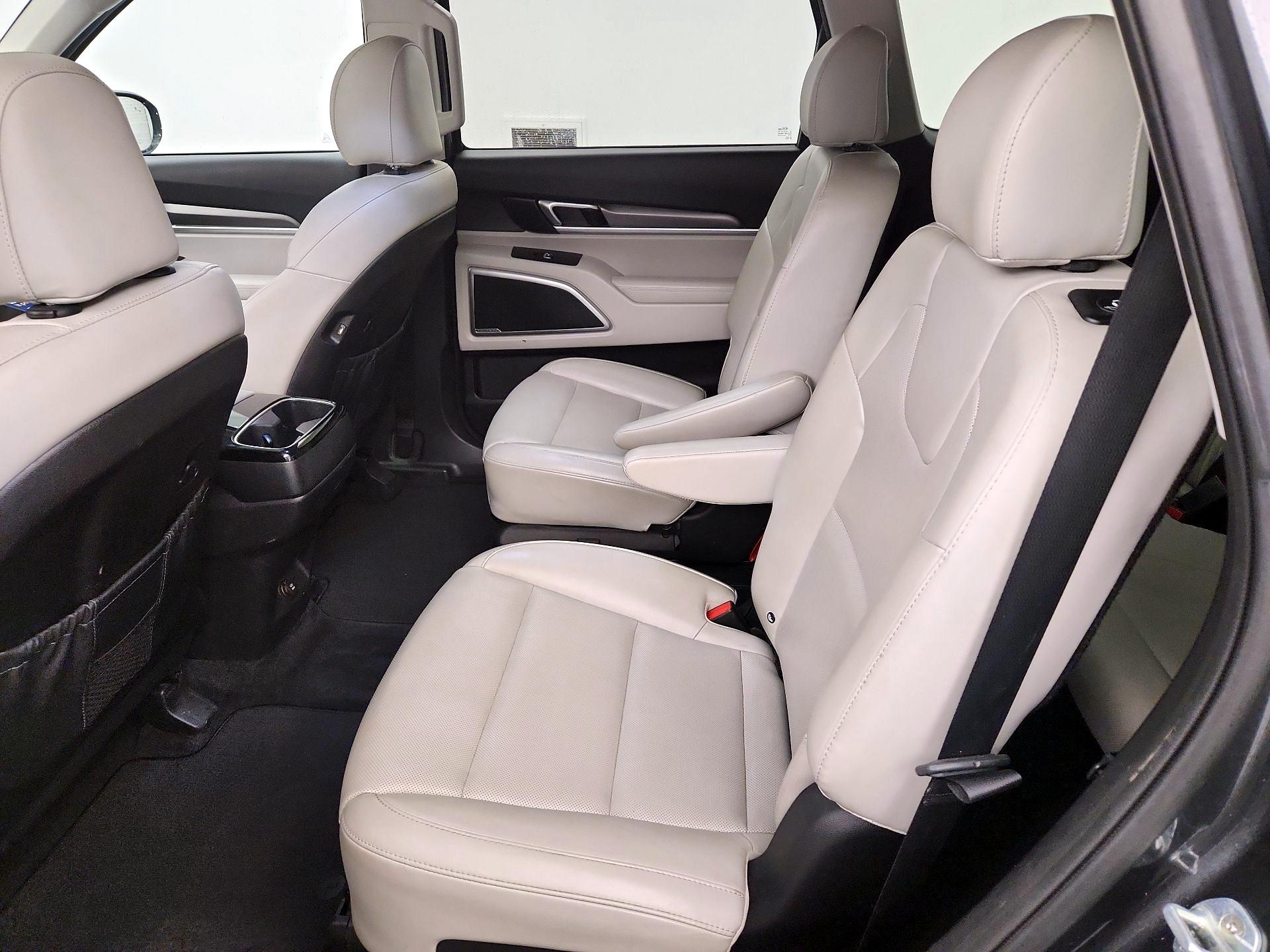 Thumbnail: 2020 Kia Telluride - 20