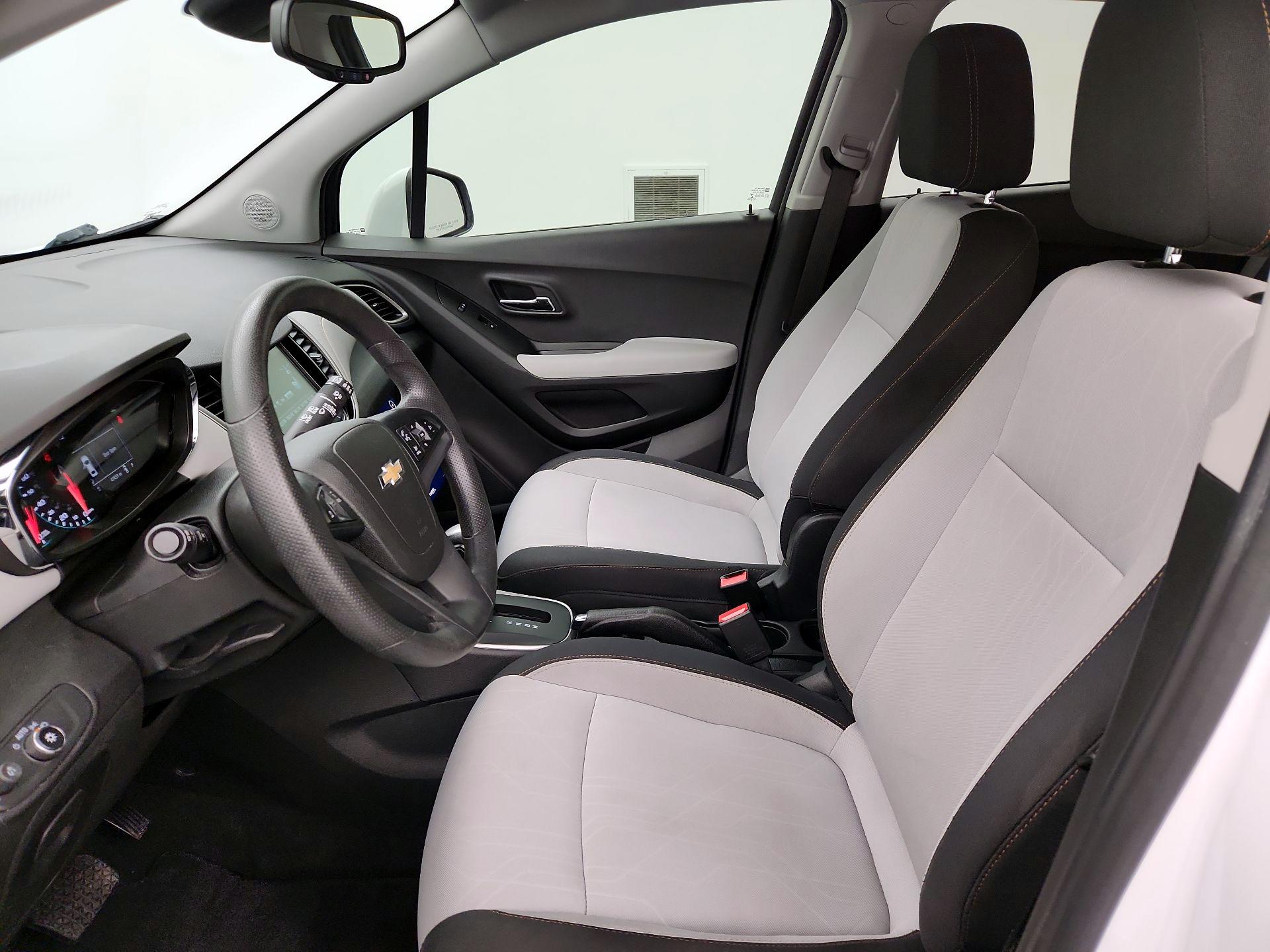Thumbnail: 2017 Chevrolet Trax - 11