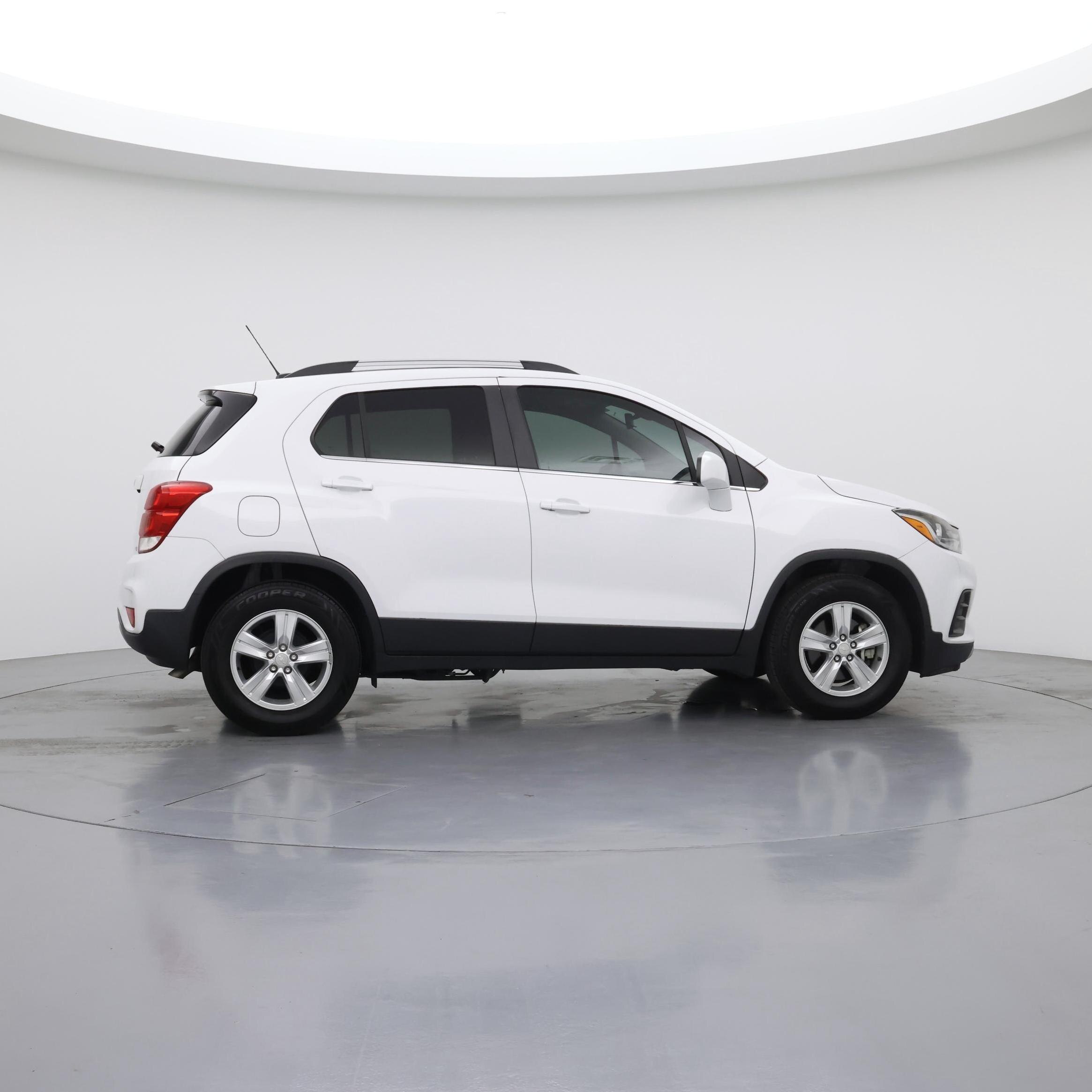 Thumbnail: 2017 Chevrolet Trax - 7