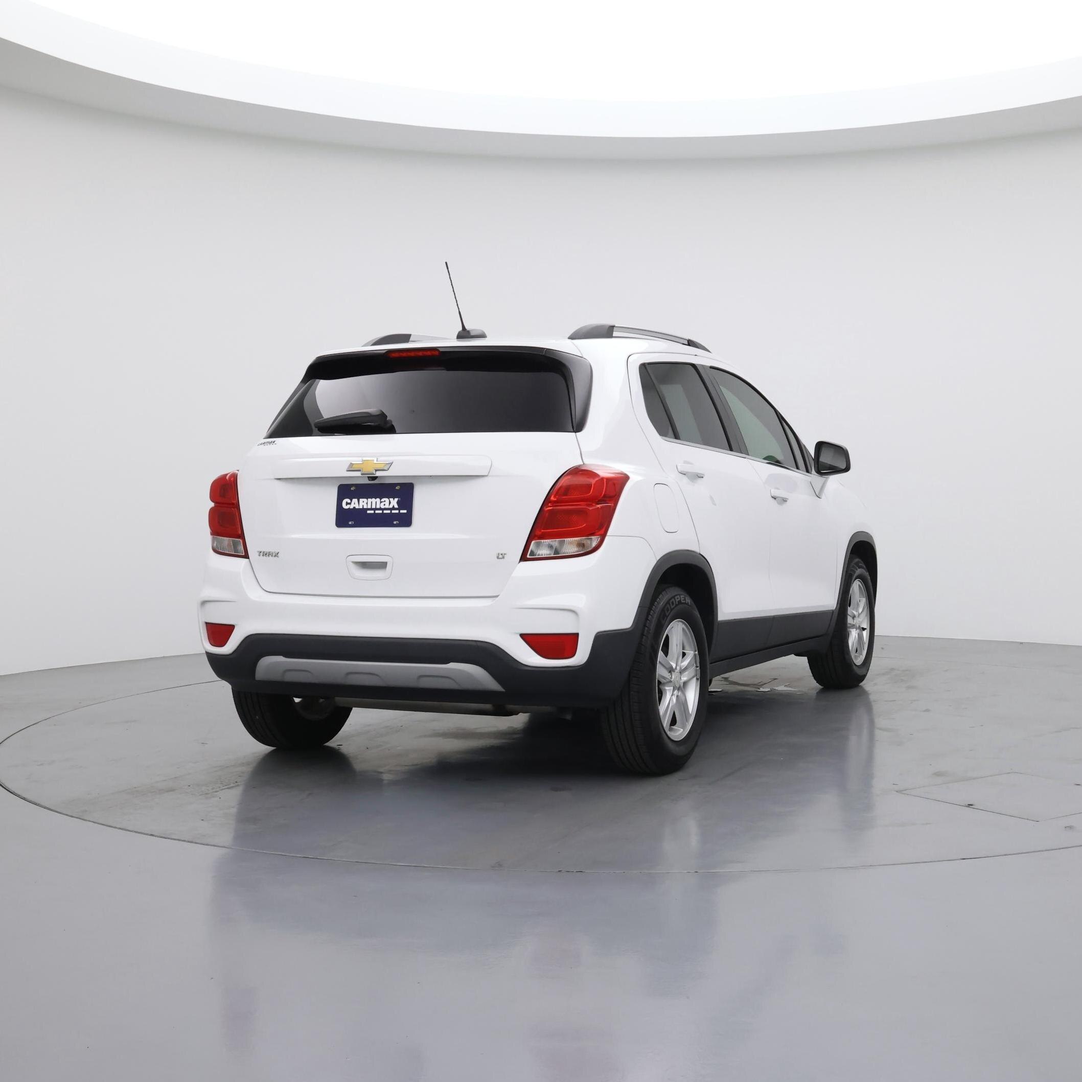 Thumbnail: 2017 Chevrolet Trax - 8