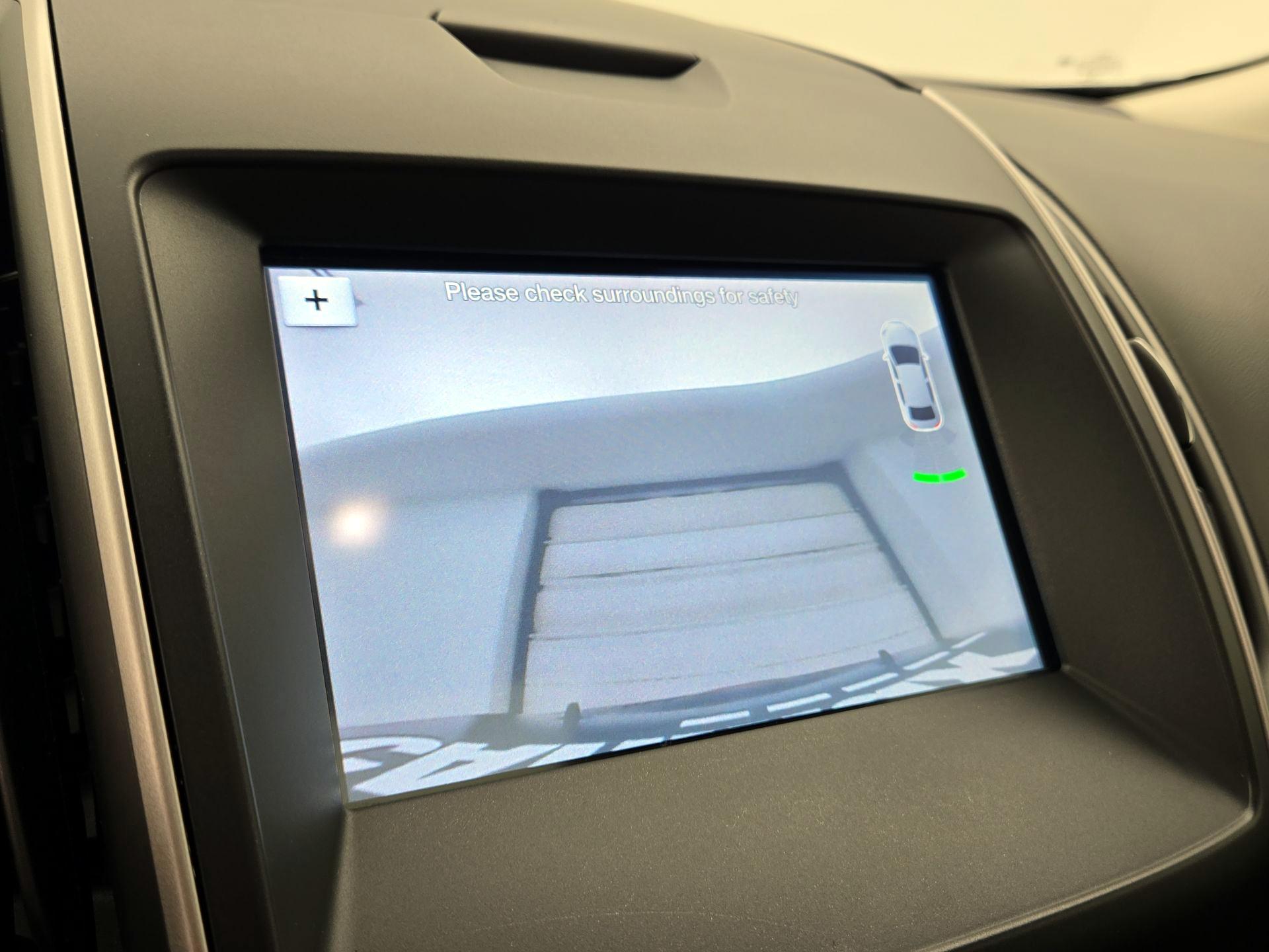 Thumbnail: 2019 Ford Edge - 15