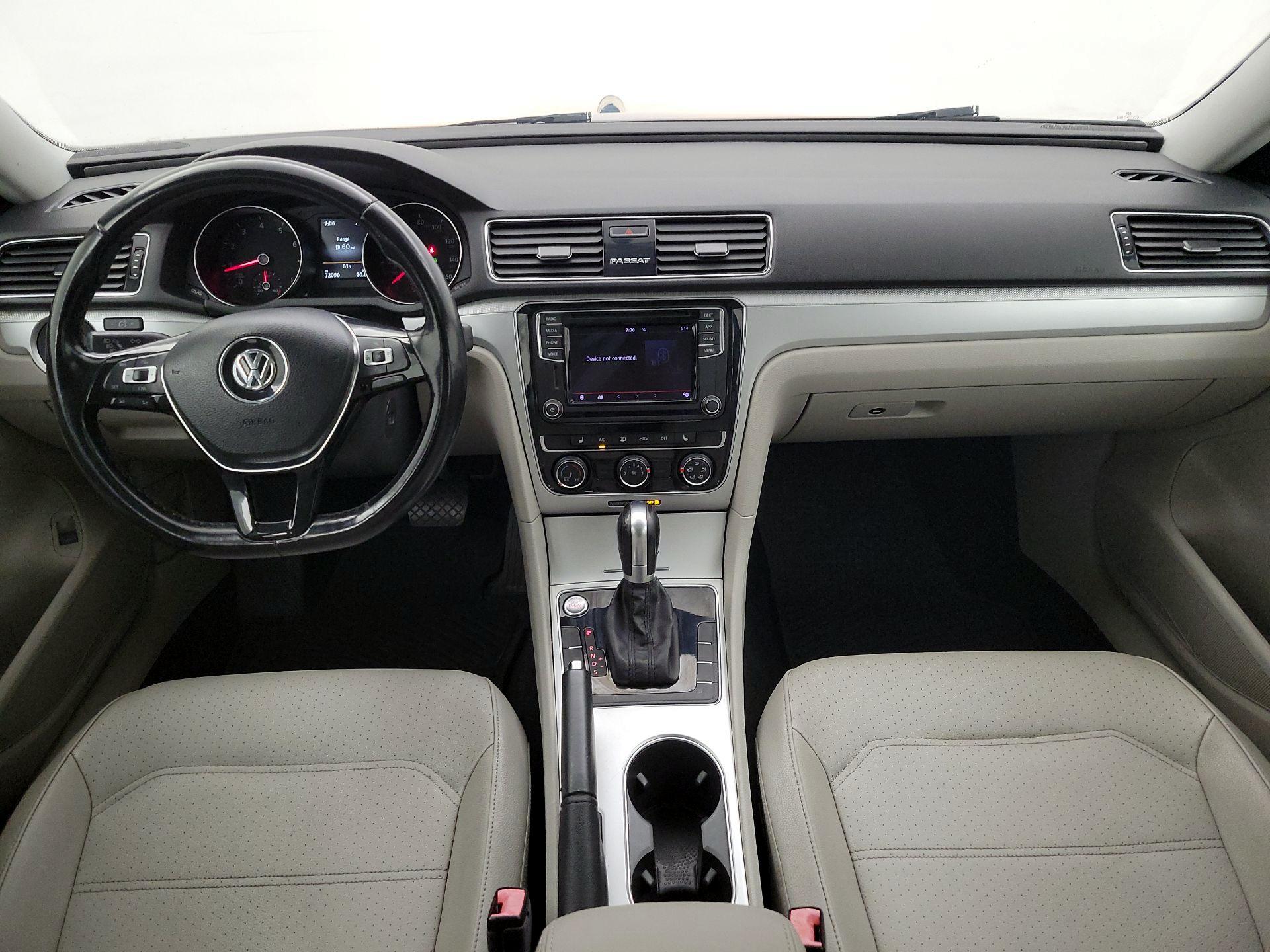 Thumbnail: 2019 Volkswagen Passat - 9