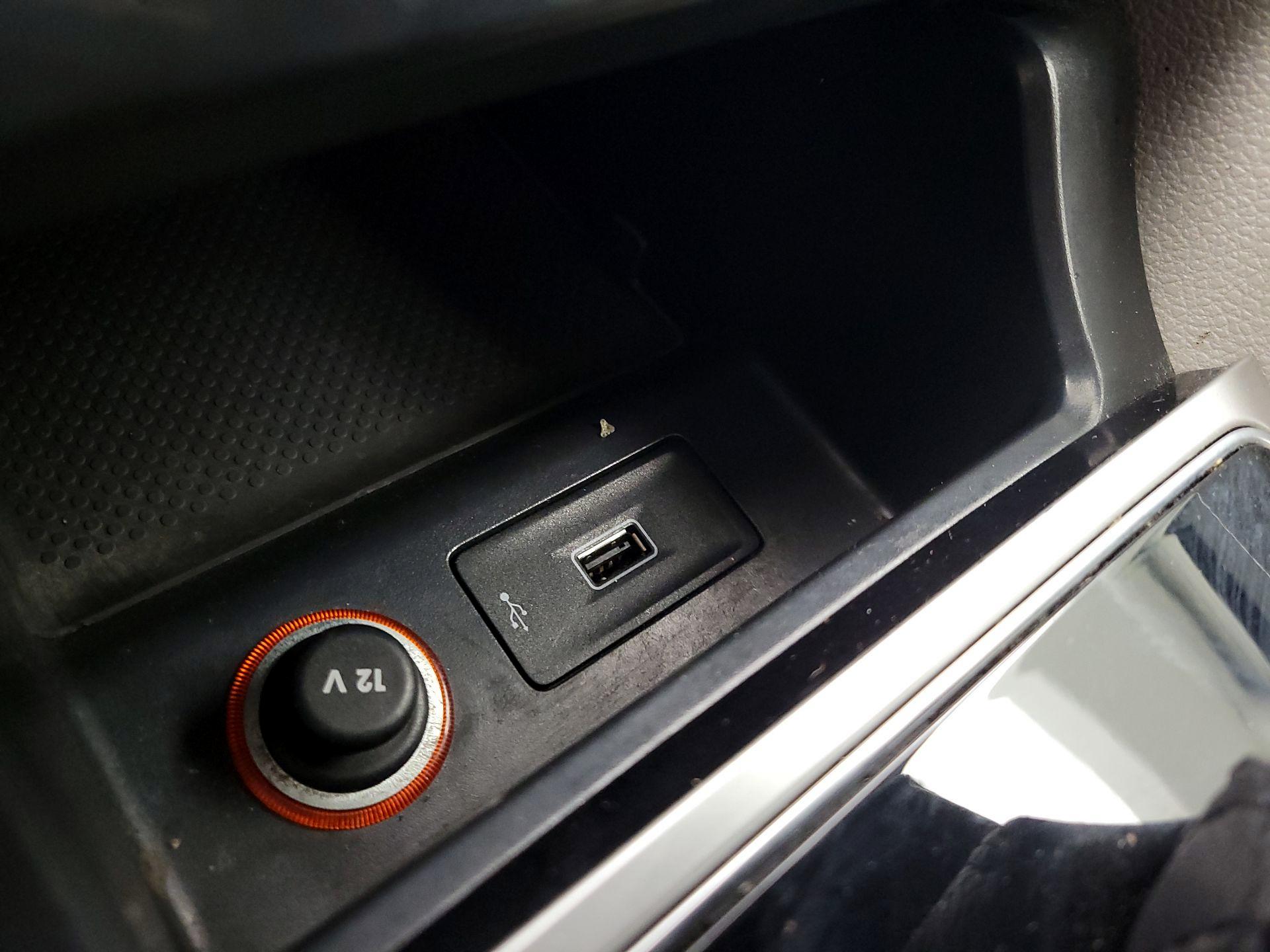 Thumbnail: 2019 Volkswagen Passat - 18