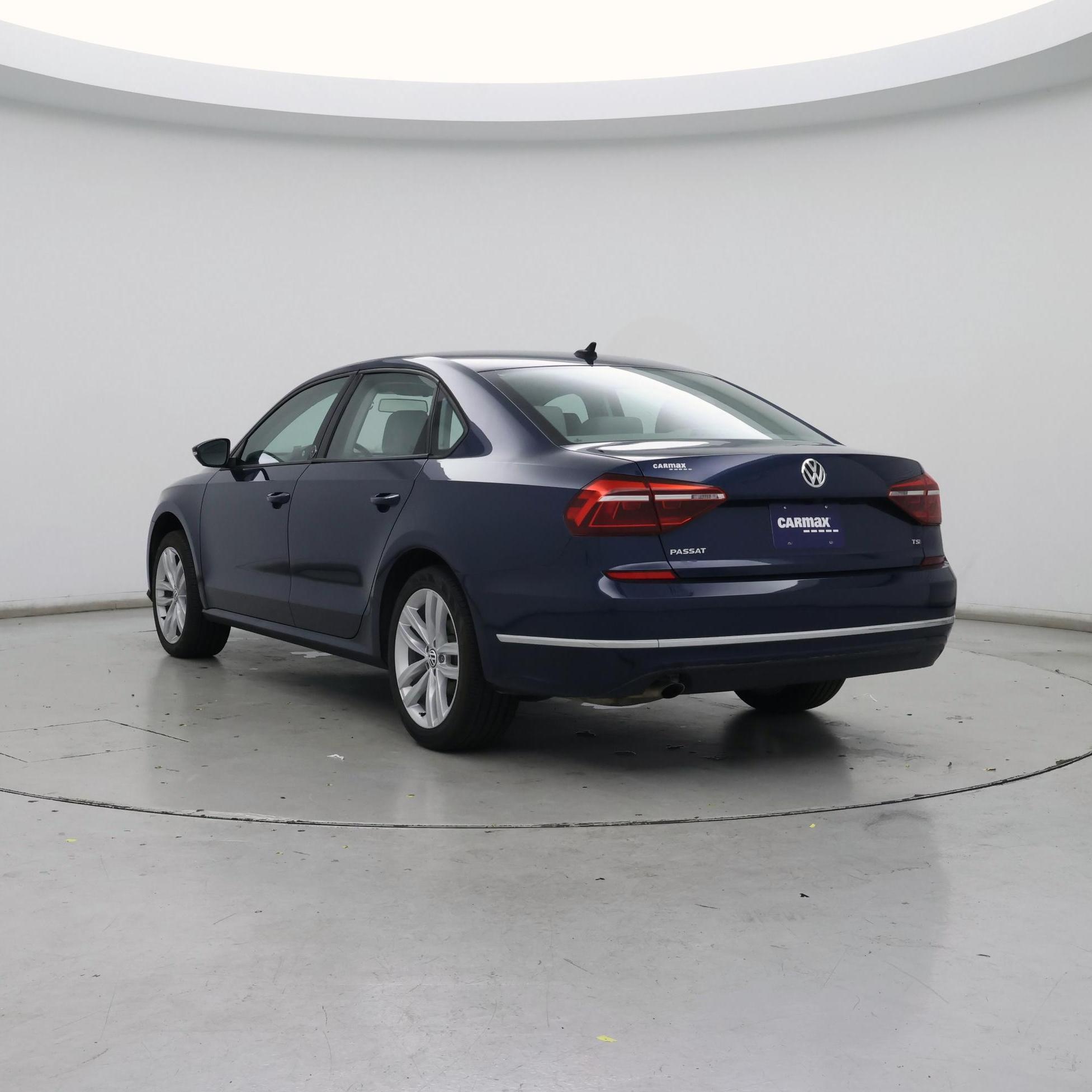 Thumbnail: 2019 Volkswagen Passat - 2