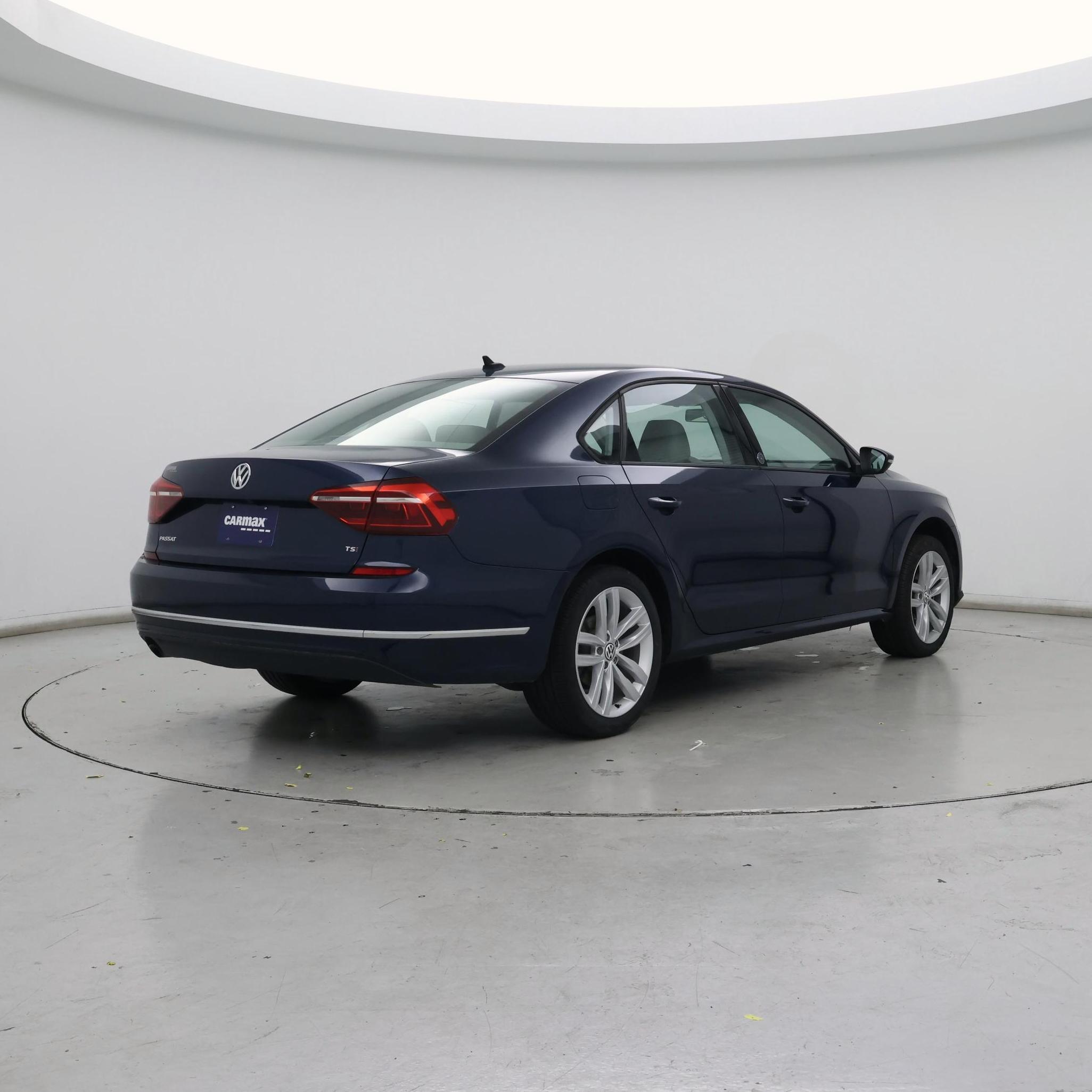 Thumbnail: 2019 Volkswagen Passat - 8