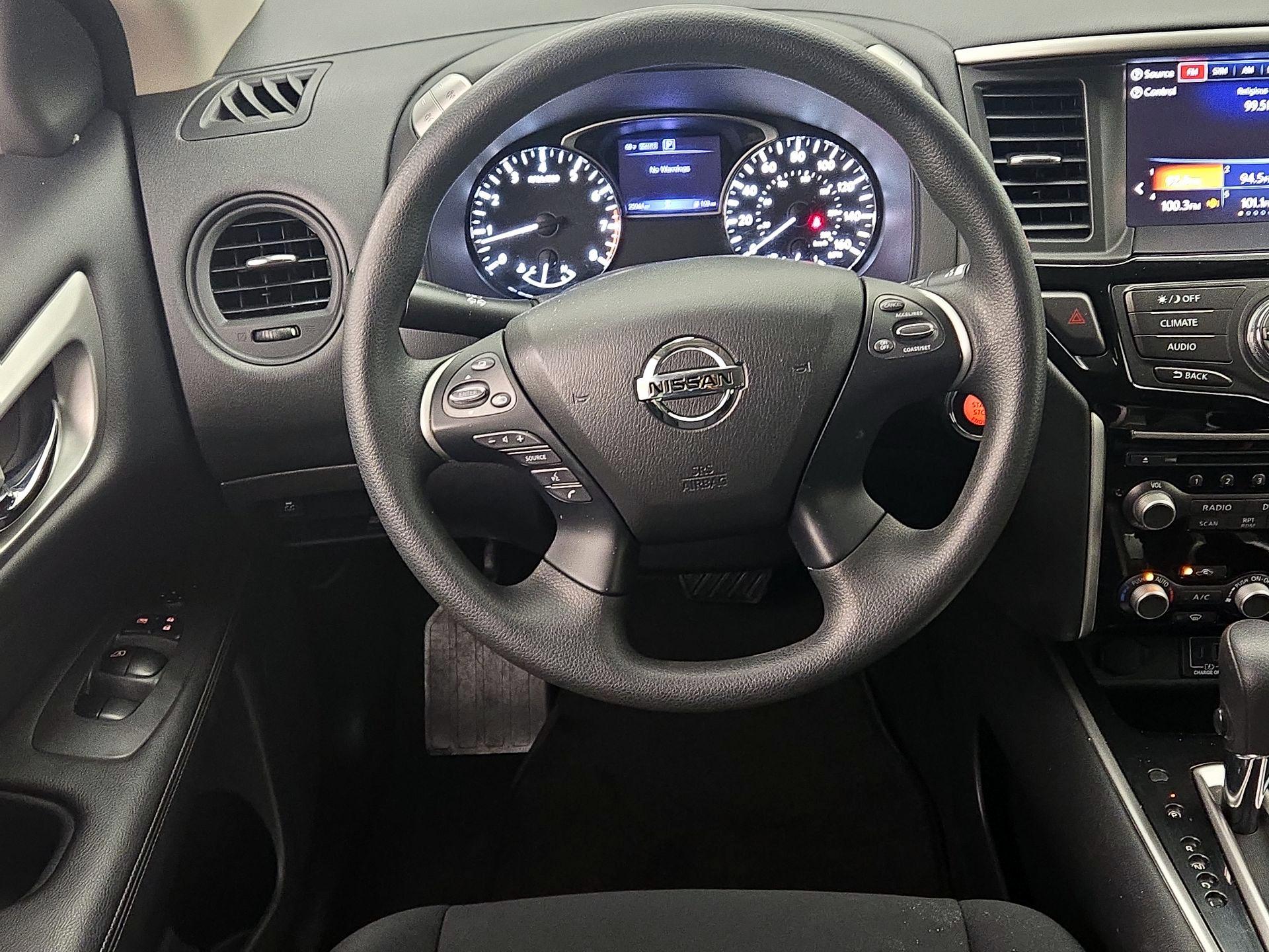 Thumbnail: 2018 Nissan Pathfinder - 10
