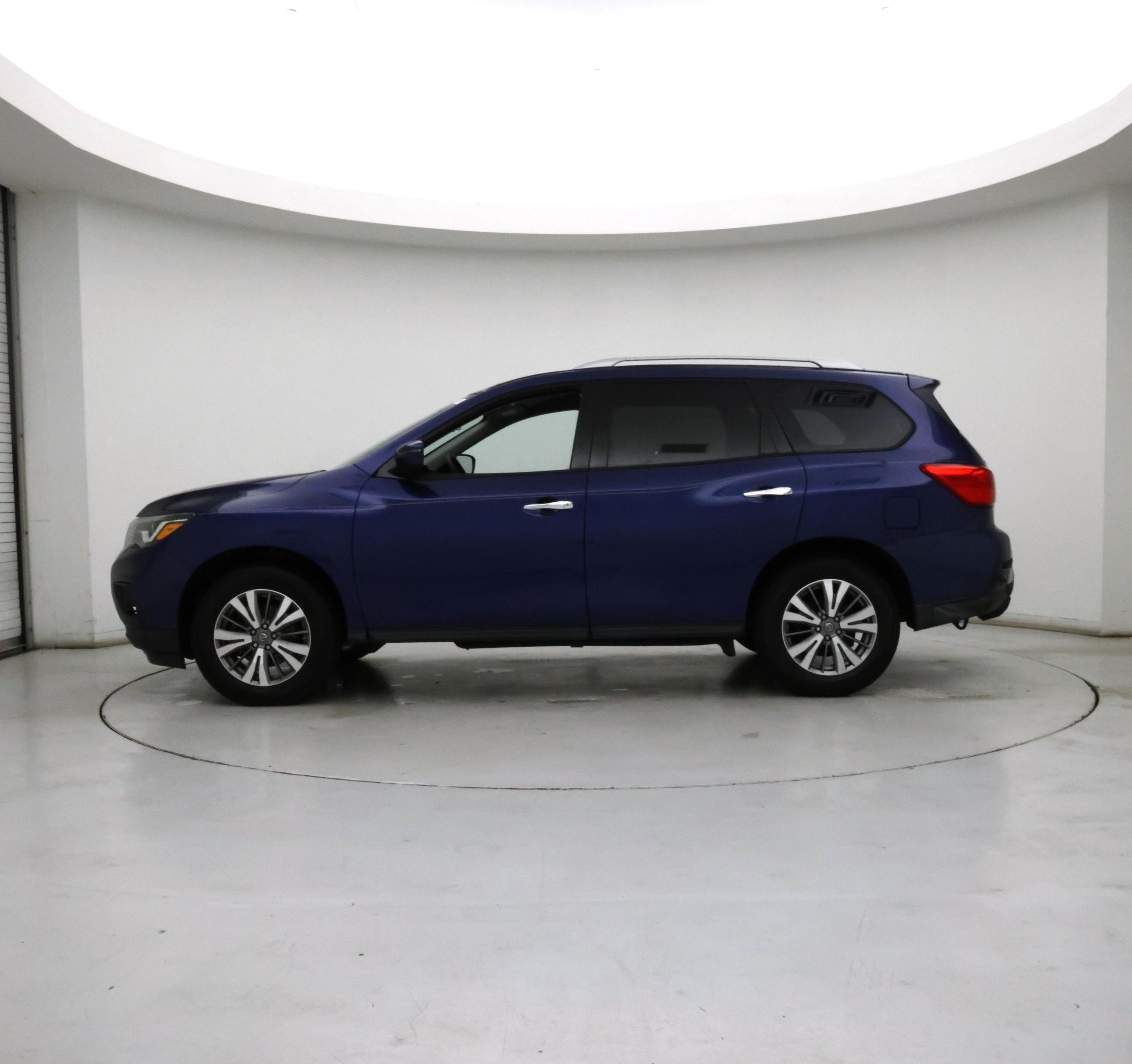 Thumbnail: 2018 Nissan Pathfinder - 3