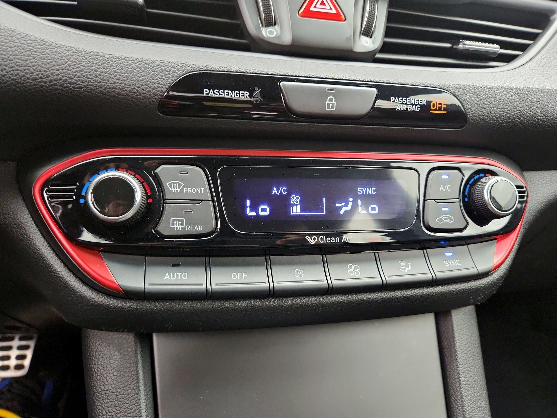 Thumbnail: 2018 Hyundai Elantra - 16