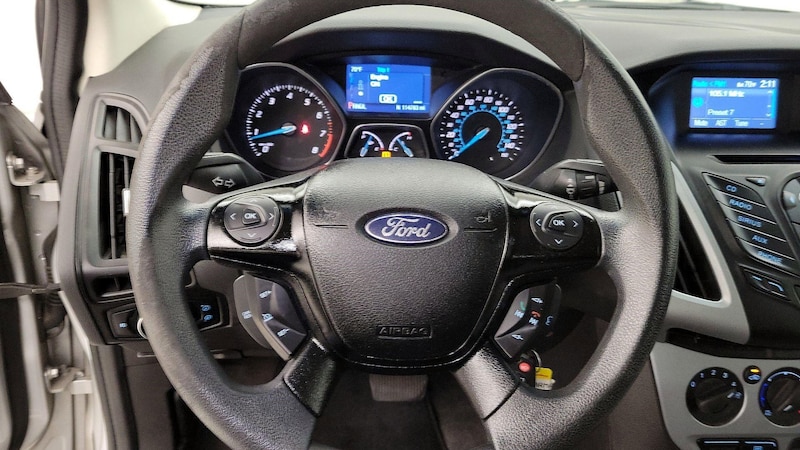 2012 Ford Focus SE 9