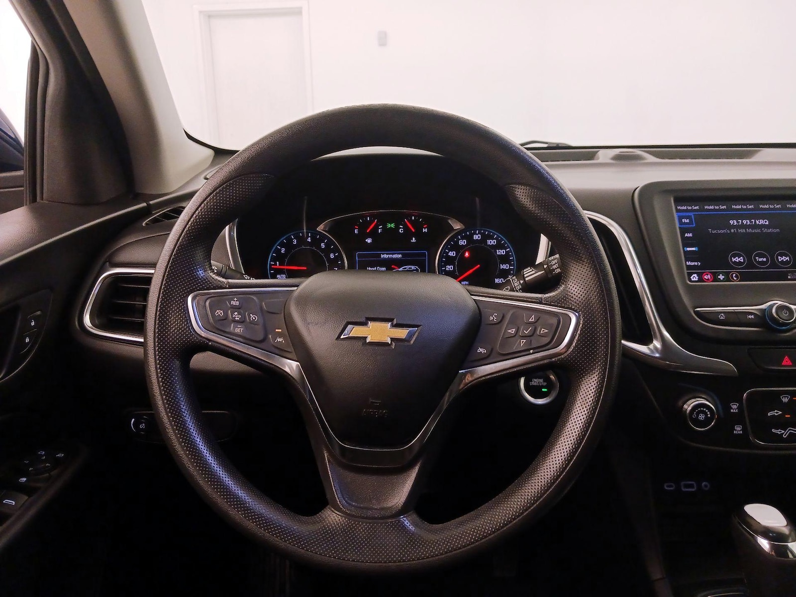 2021 Chevrolet Equinox LT - Photo 11