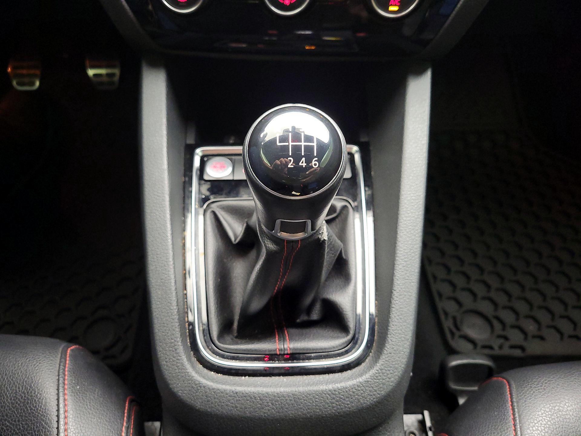 Thumbnail: 2017 Volkswagen Jetta - 18