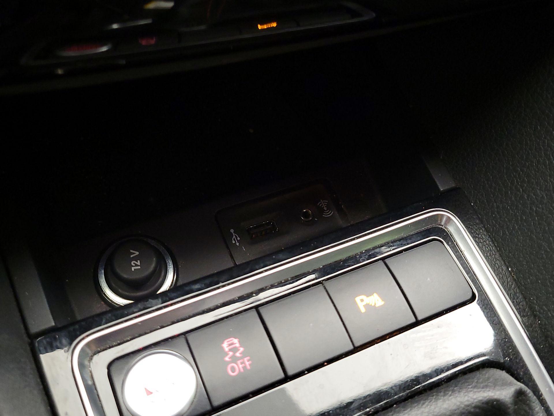 Thumbnail: 2017 Volkswagen Jetta - 19