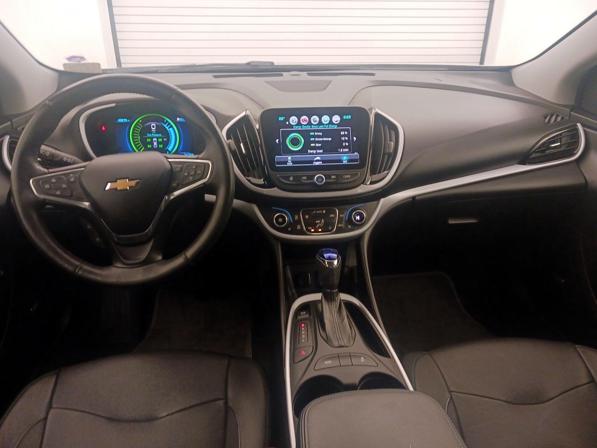 Thumbnail: 2017 Chevrolet Volt - 9