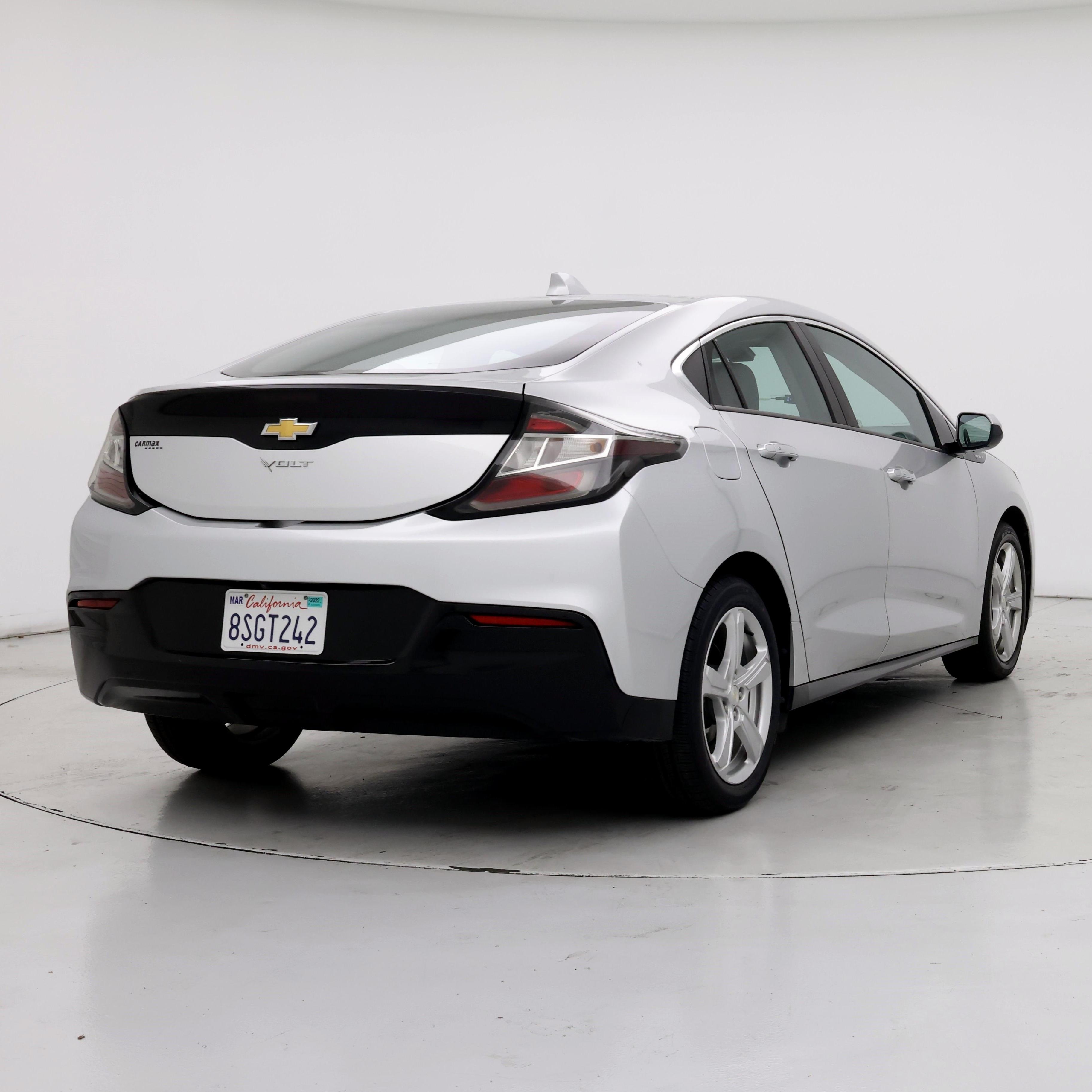 Thumbnail: 2017 Chevrolet Volt - 8