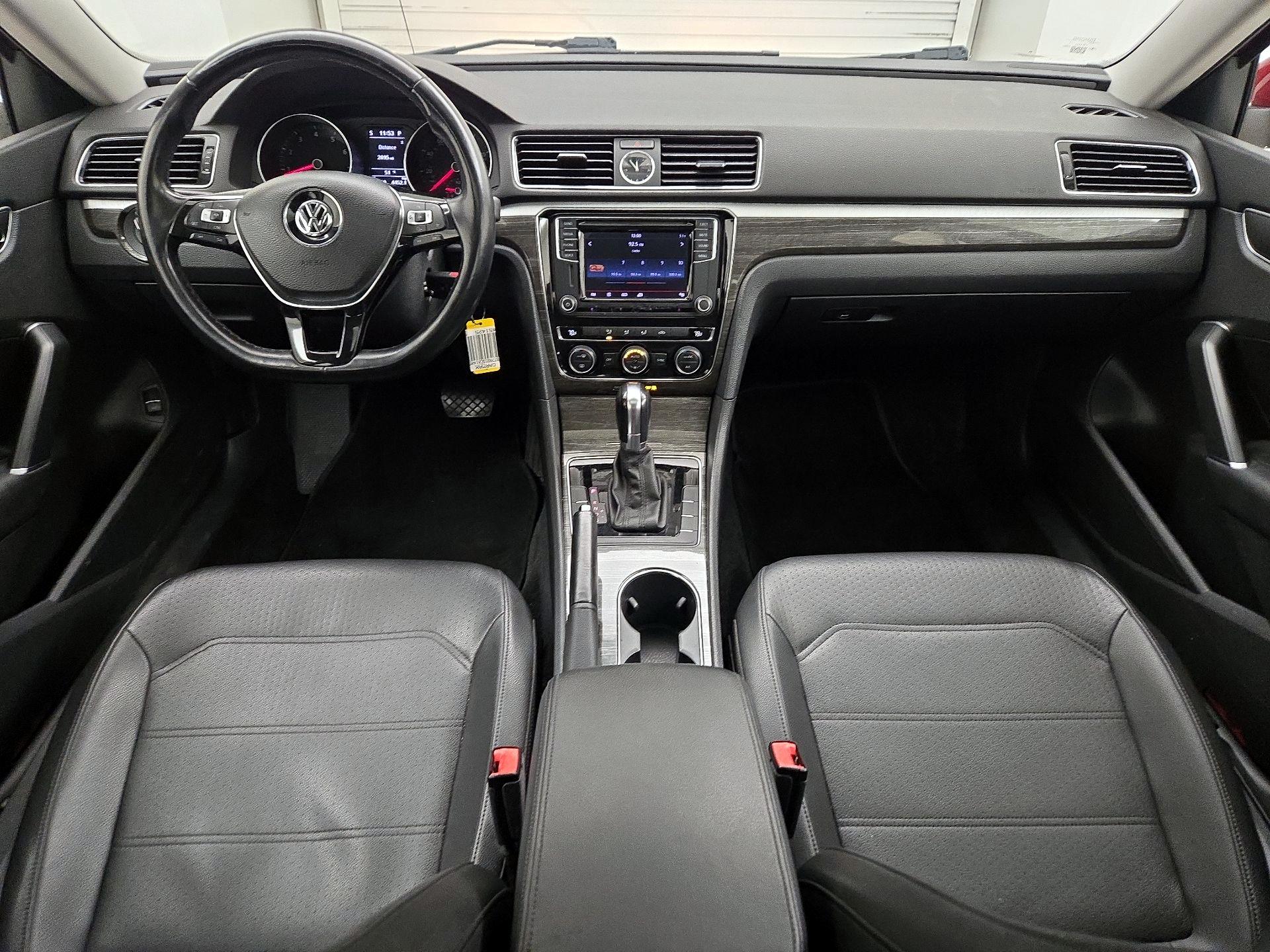 Thumbnail: 2016 Volkswagen Passat - 9